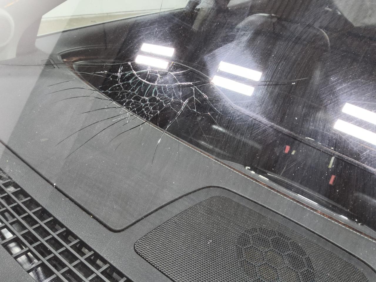 2013 Buick Lacrosse Premium Blue vin: 1G4GF5E39DF280304 Damage: Windshield, Broken, Replacement Required
