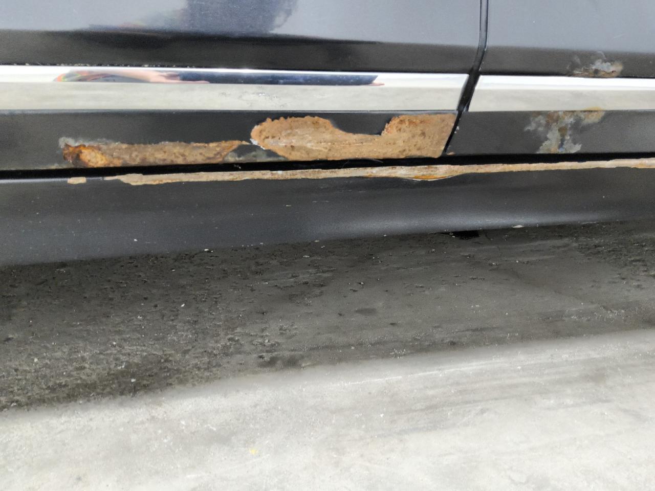 2013 Buick Lacrosse Premium Blue vin: 1G4GF5E39DF280304 Damage: Right Rocker Panel, Rust, > 12 Inches