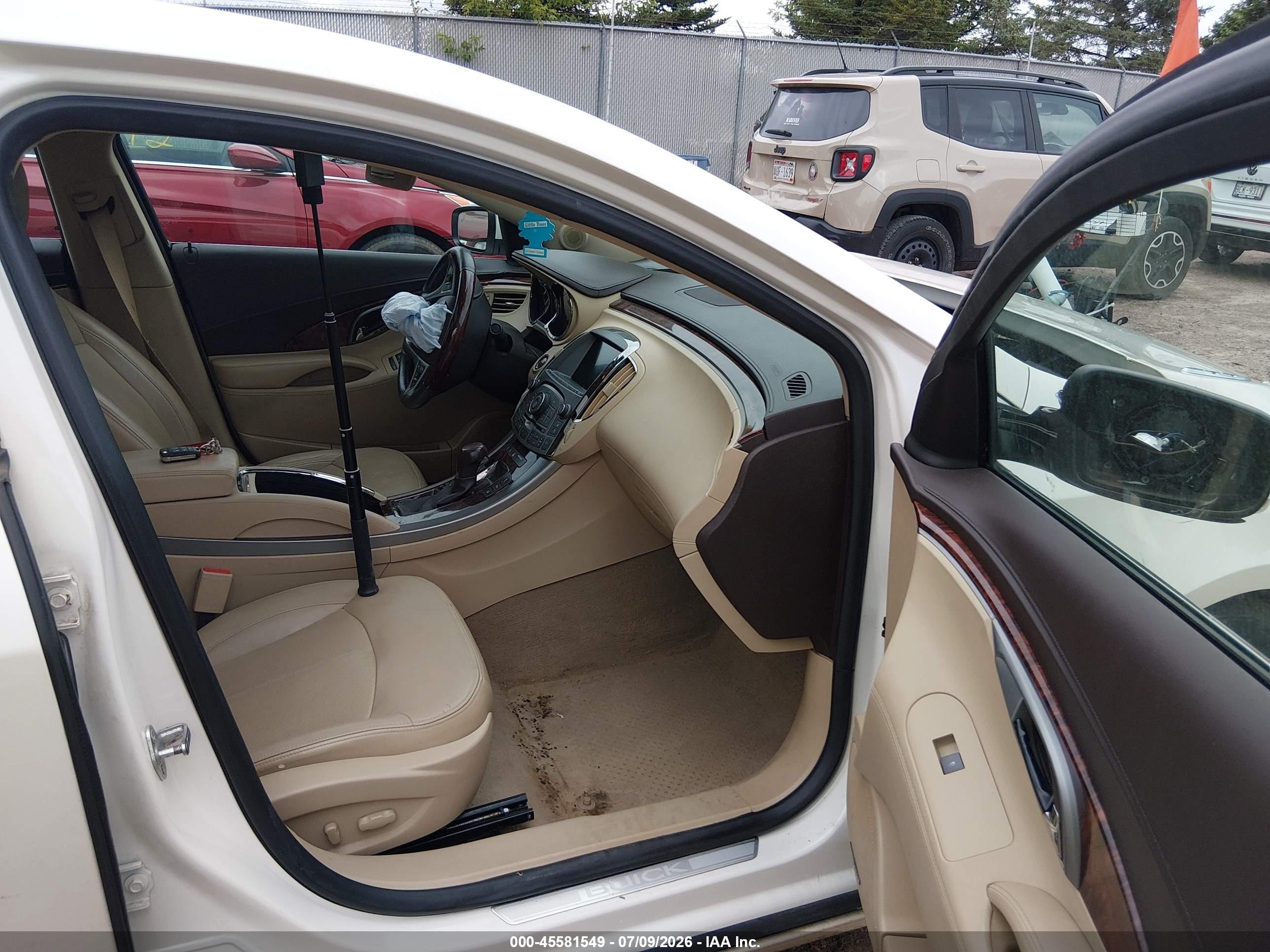2013 Buick Lacrosse Premium 1 Group White vin: 1G4GF5E3XDF196847