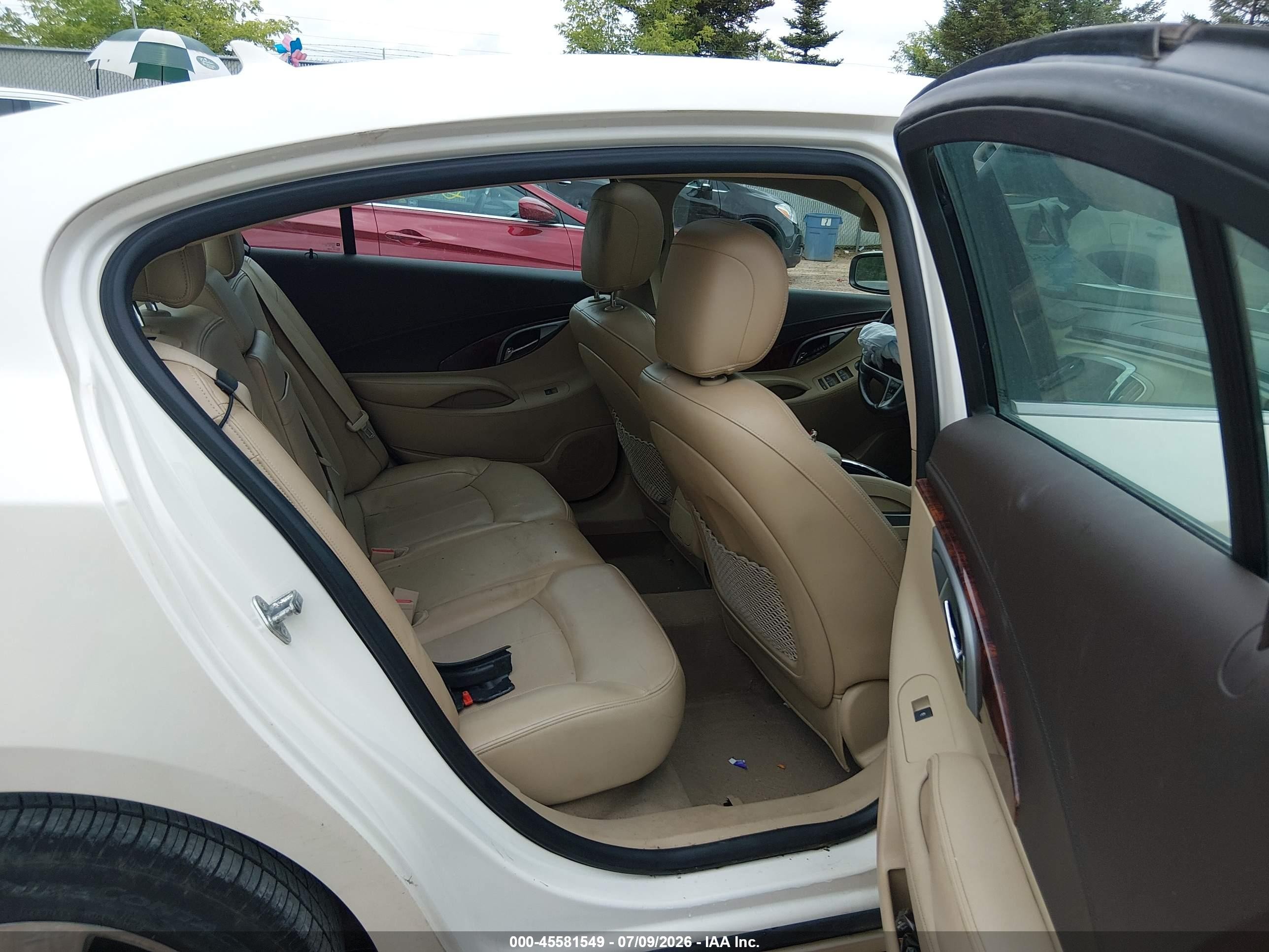 2013 Buick Lacrosse Premium 1 Group White vin: 1G4GF5E3XDF196847