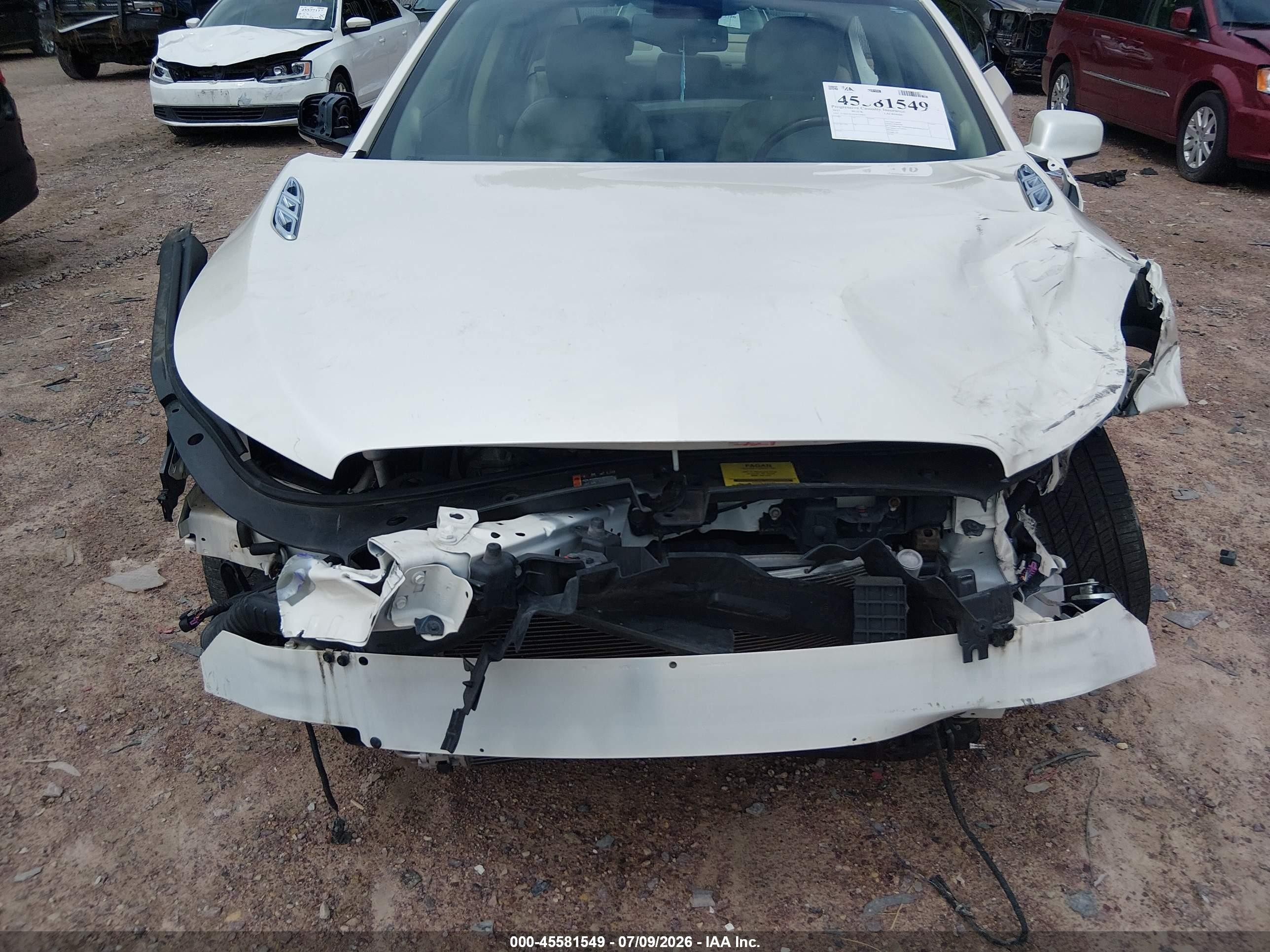 2013 Buick Lacrosse Premium 1 Group White vin: 1G4GF5E3XDF196847