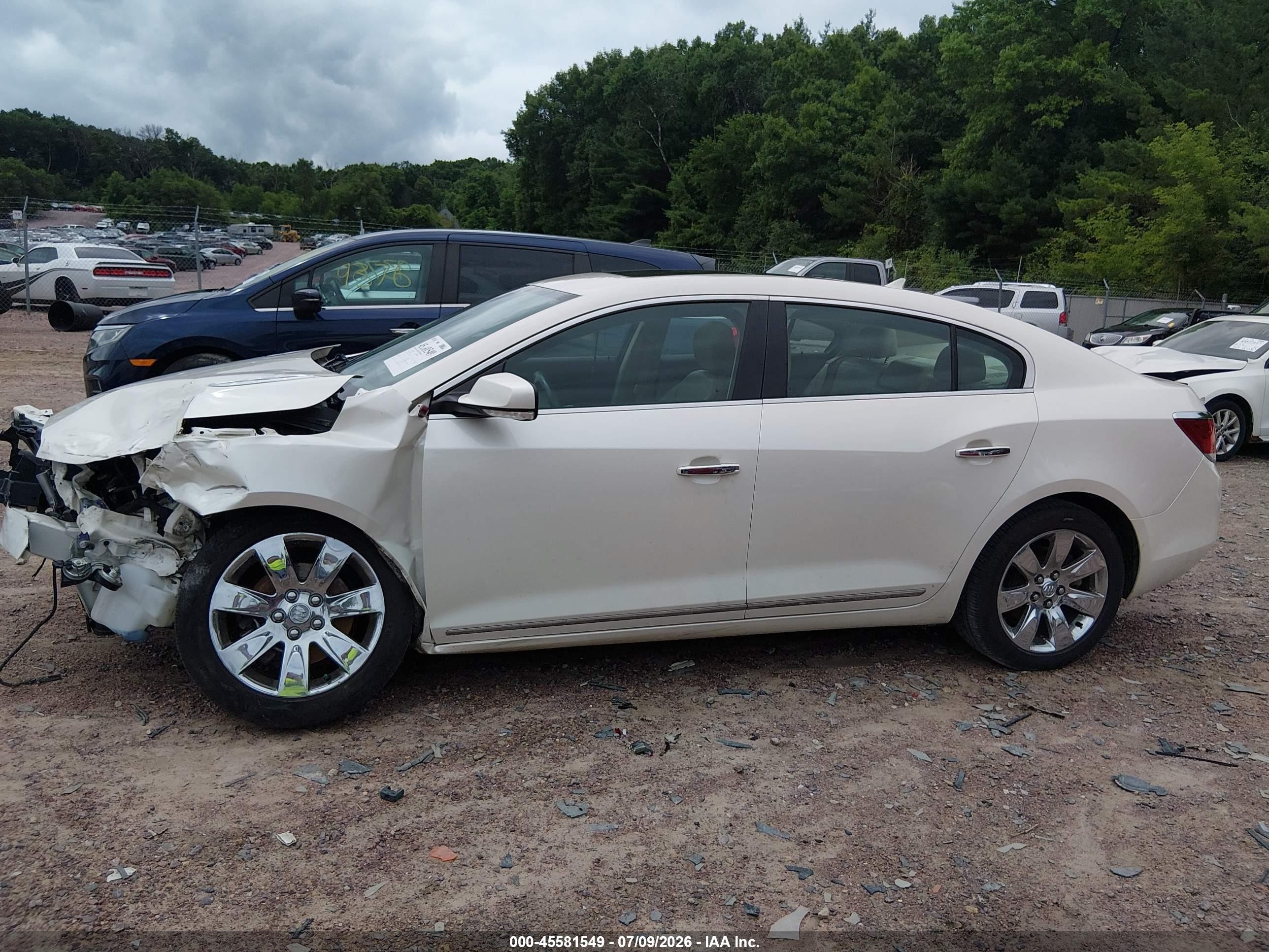 2013 Buick Lacrosse Premium 1 Group White vin: 1G4GF5E3XDF196847