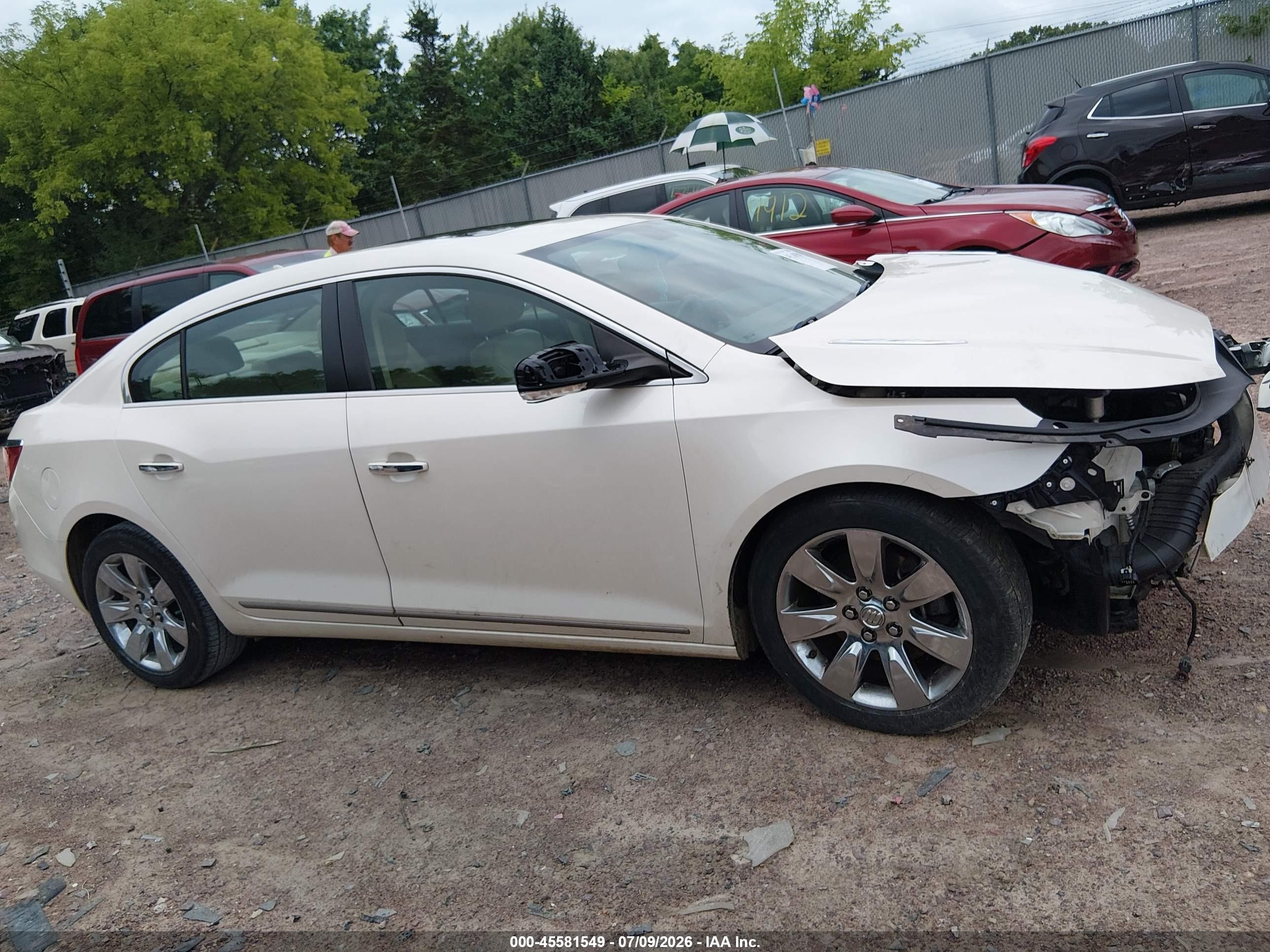 2013 Buick Lacrosse Premium 1 Group White vin: 1G4GF5E3XDF196847