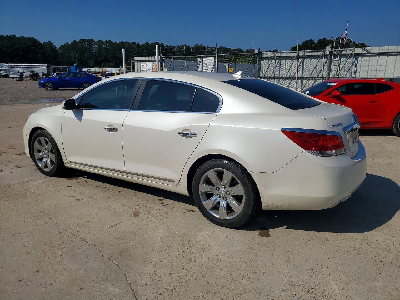 2013 Buick Lacrosse Premium White vin: 1G4GF5E3XDF200279