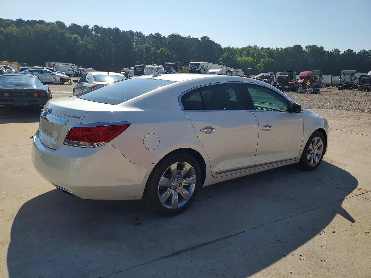 2013 Buick Lacrosse Premium White vin: 1G4GF5E3XDF200279