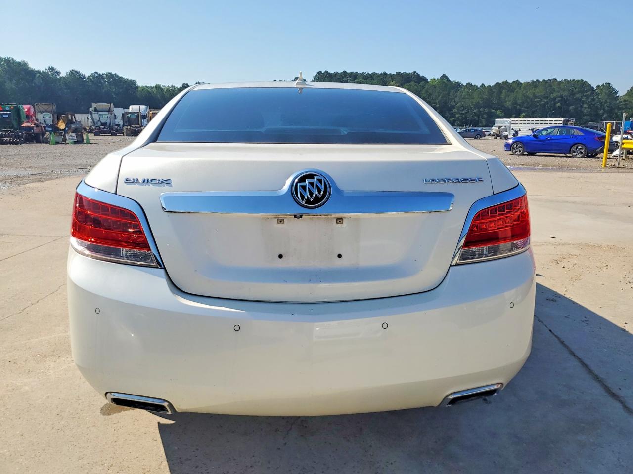 2013 Buick Lacrosse Premium White vin: 1G4GF5E3XDF200279