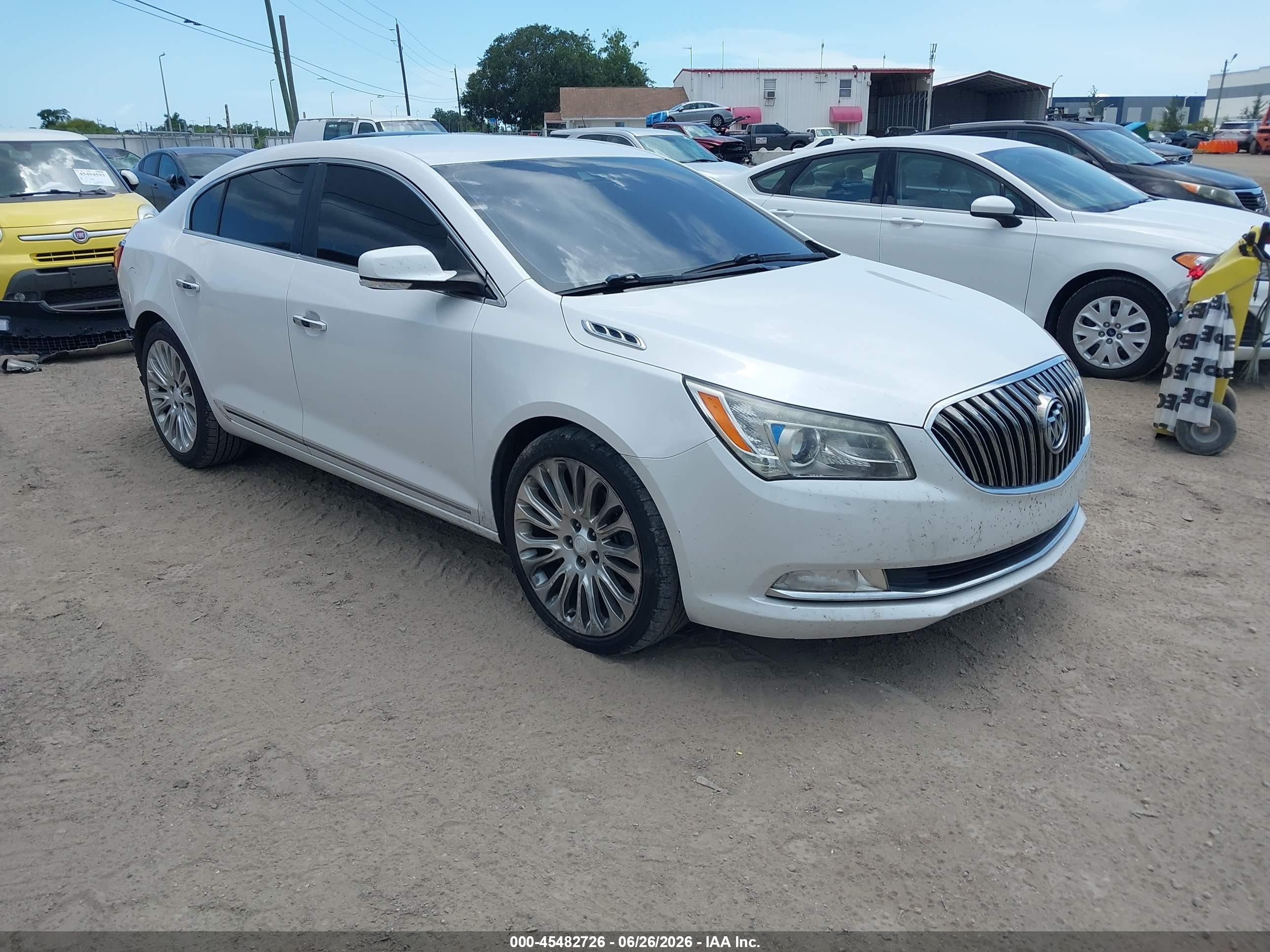 2015 Buick Lacrosse Premium Ii White vin: 1G4GF5G30FF172167
