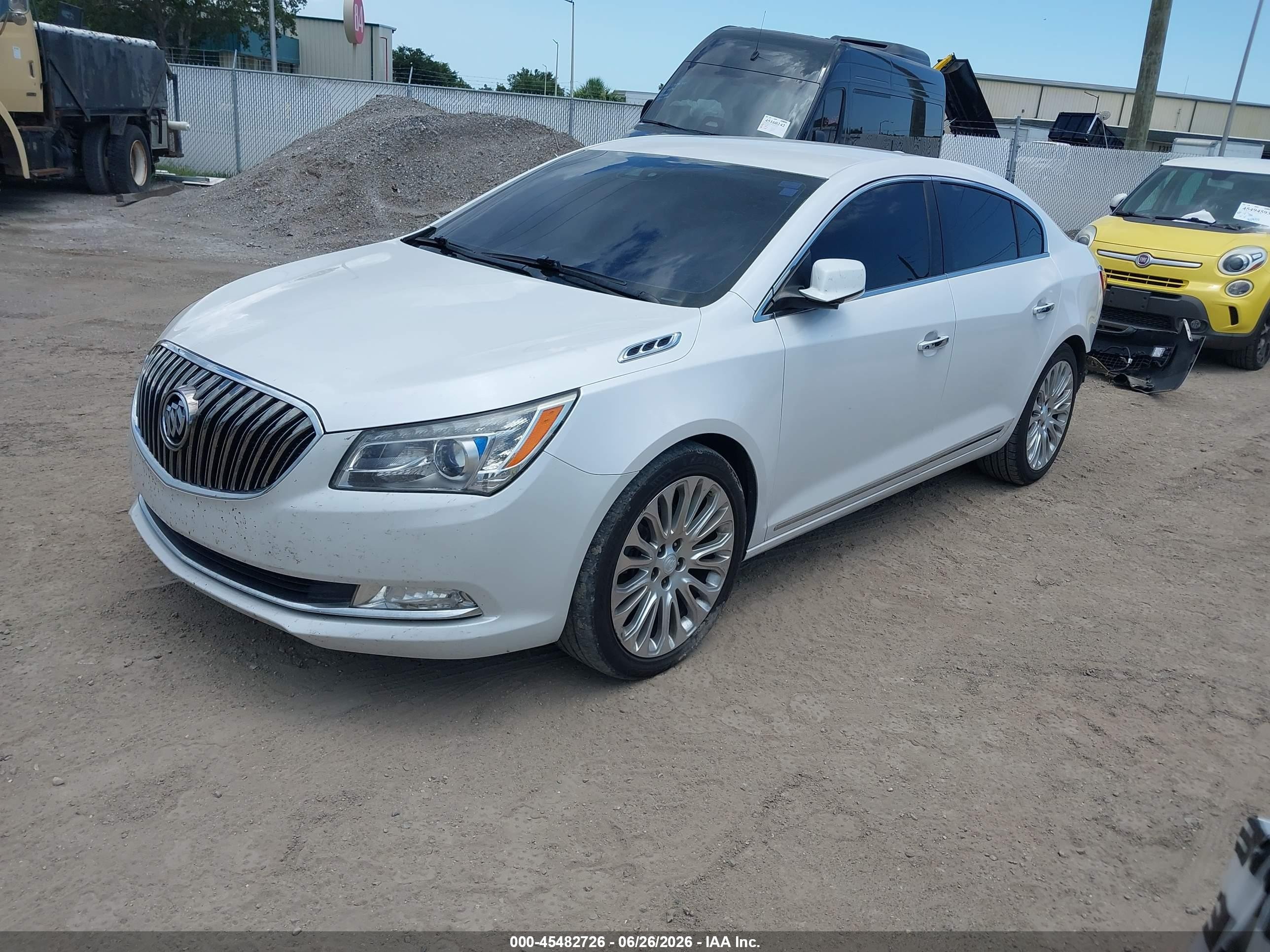 2015 Buick Lacrosse Premium Ii White vin: 1G4GF5G30FF172167