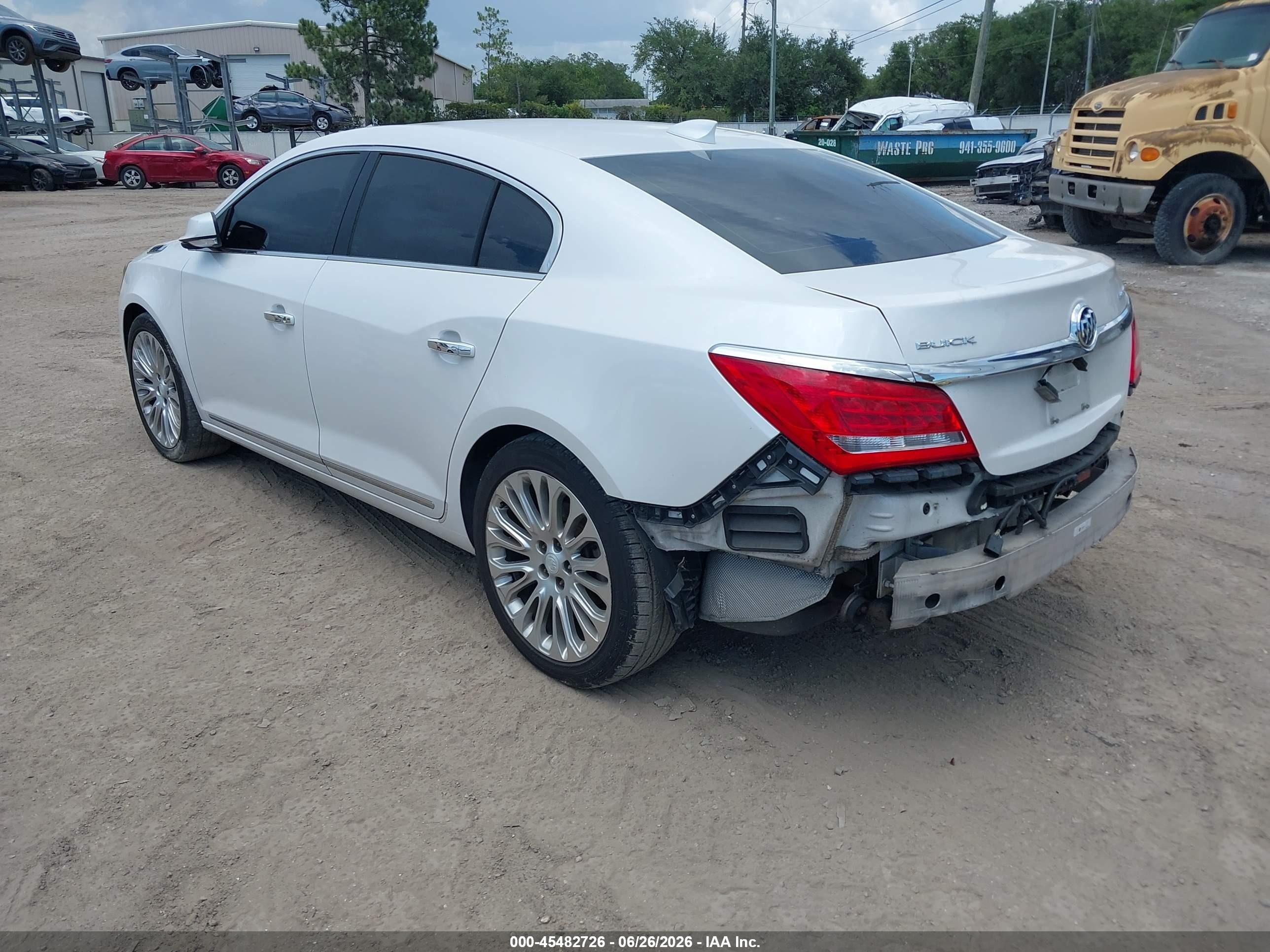 2015 Buick Lacrosse Premium Ii White vin: 1G4GF5G30FF172167