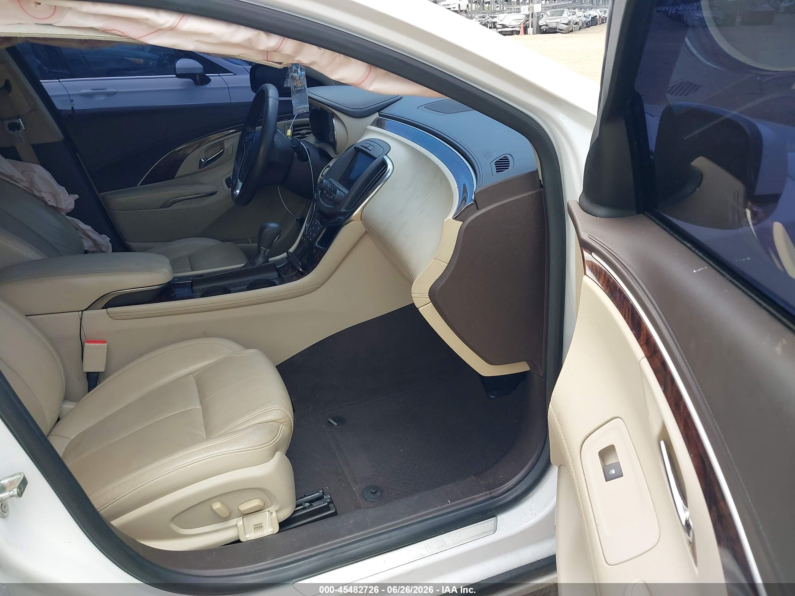 2015 Buick Lacrosse Premium Ii White vin: 1G4GF5G30FF172167