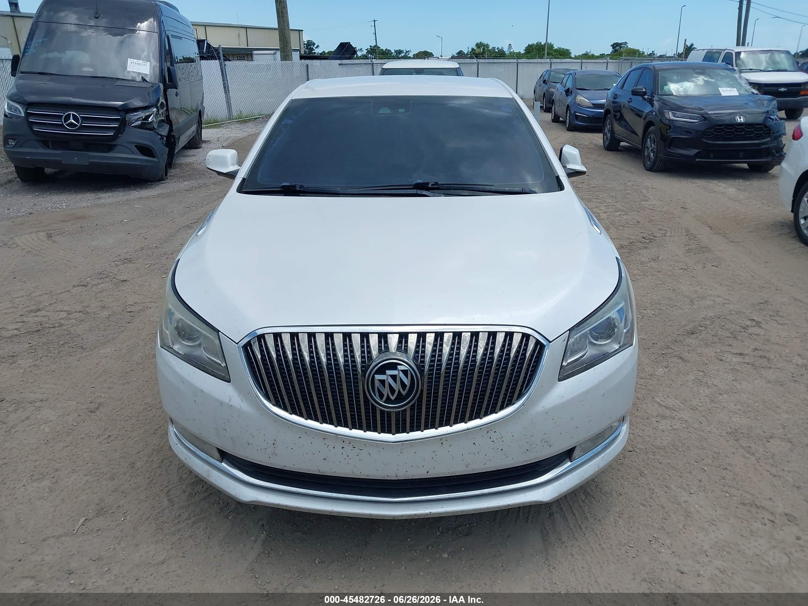 2015 Buick Lacrosse Premium Ii White vin: 1G4GF5G30FF172167