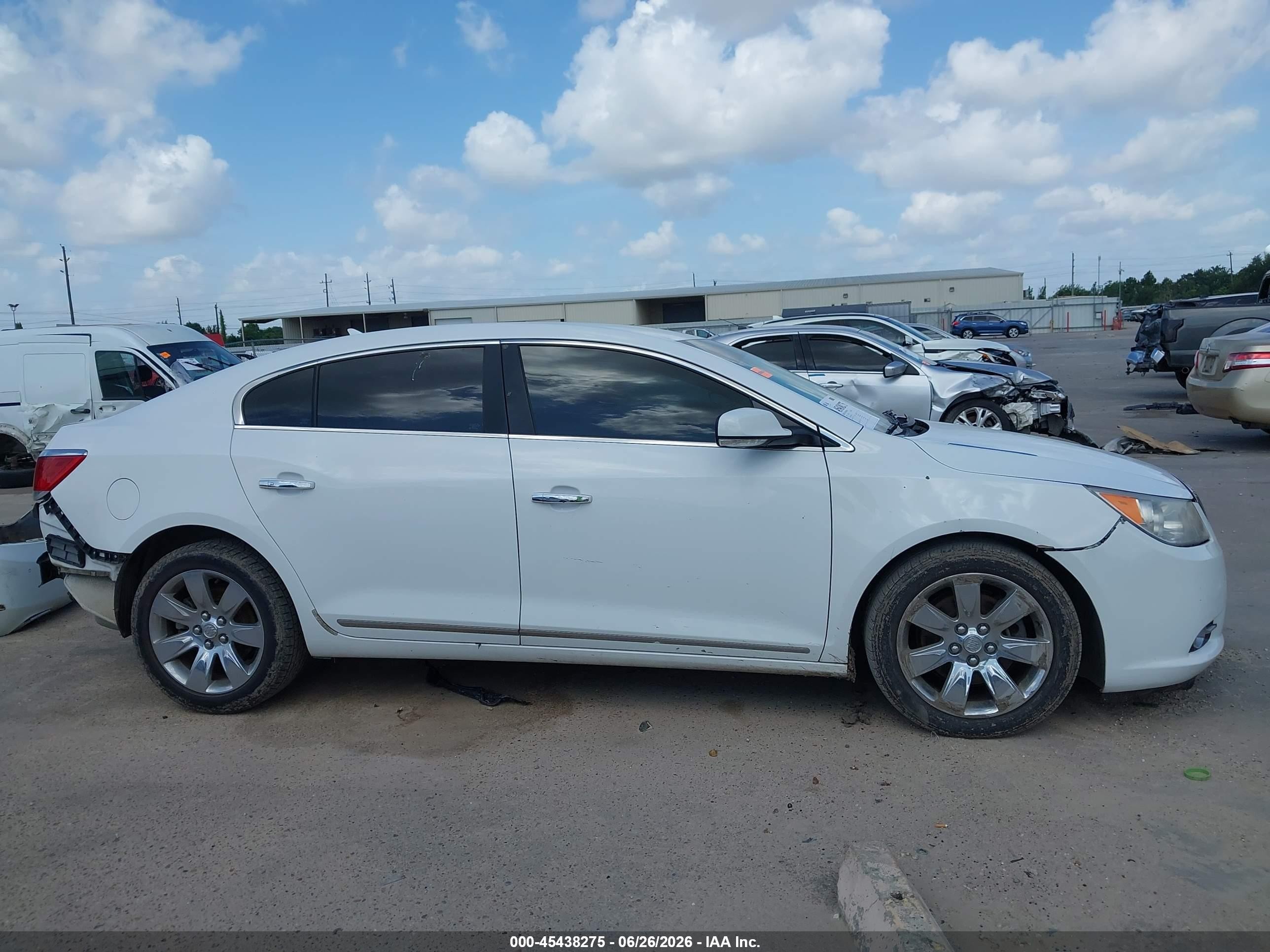 2013 Buick Lacrosse Premium 1 Group Белый vin: 1G4GF5G31DF335695