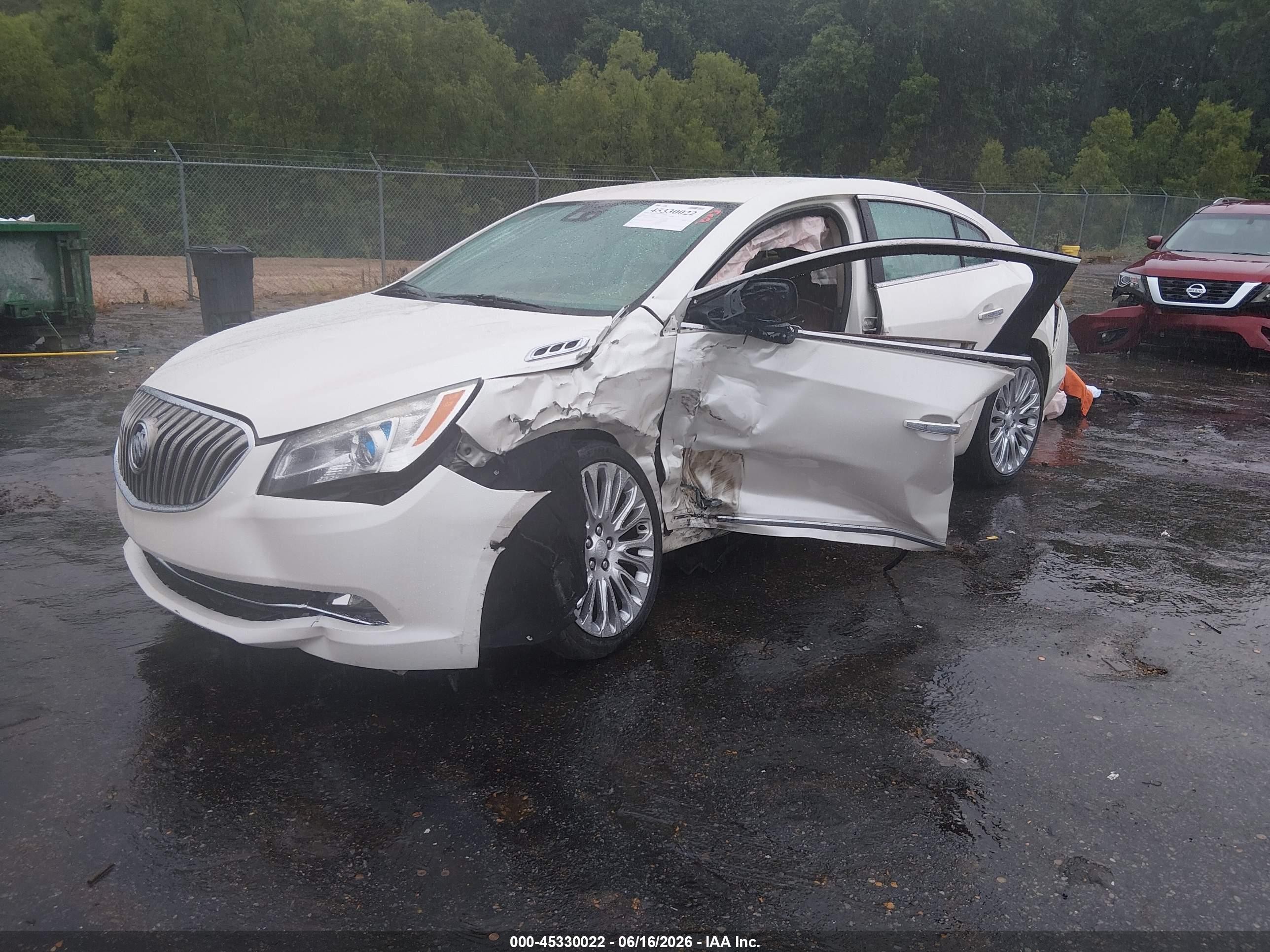 2014 Buick Lacrosse Premium Ii Group White vin: 1G4GF5G31EF210844