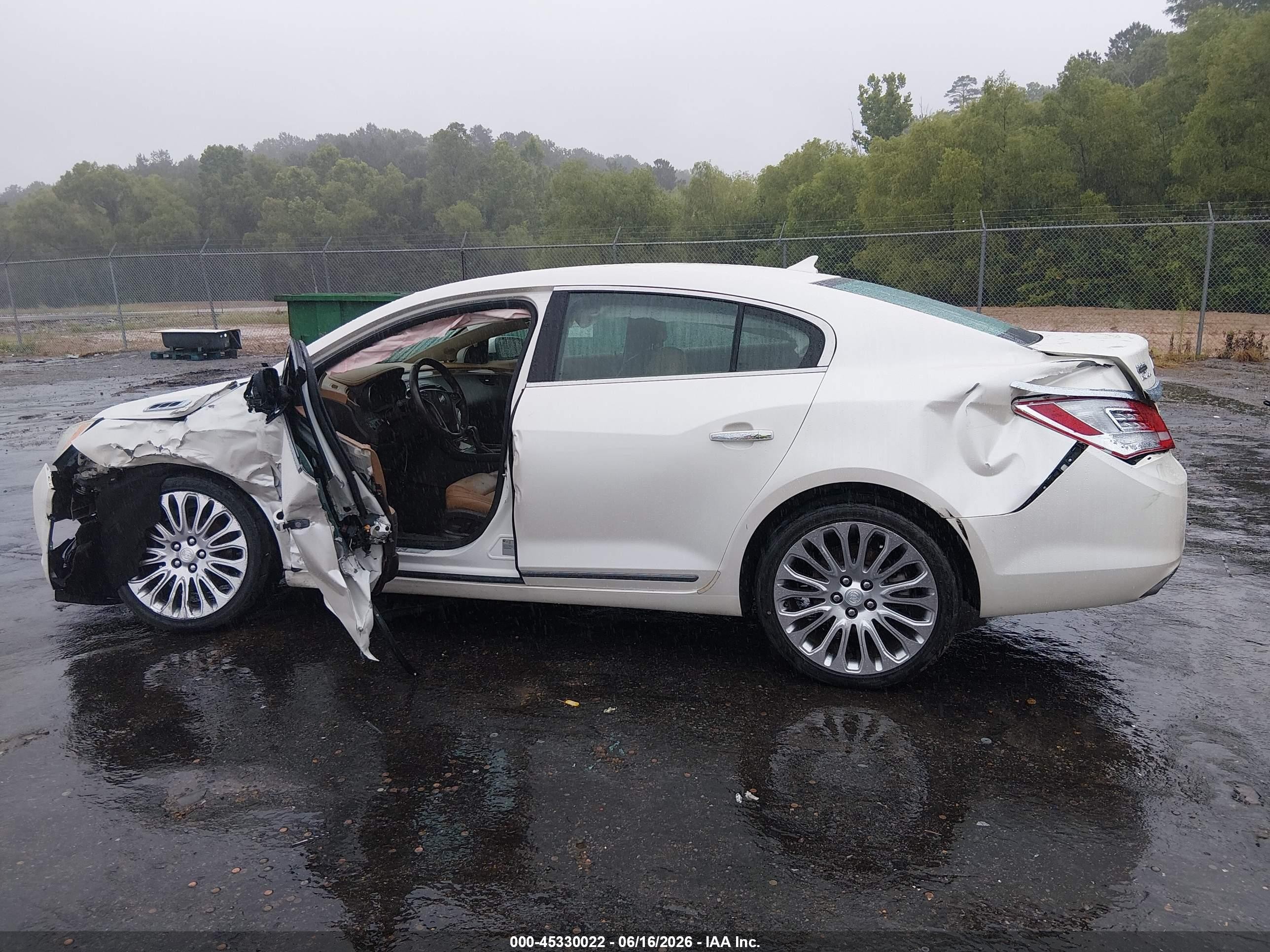 2014 Buick Lacrosse Premium Ii Group White vin: 1G4GF5G31EF210844