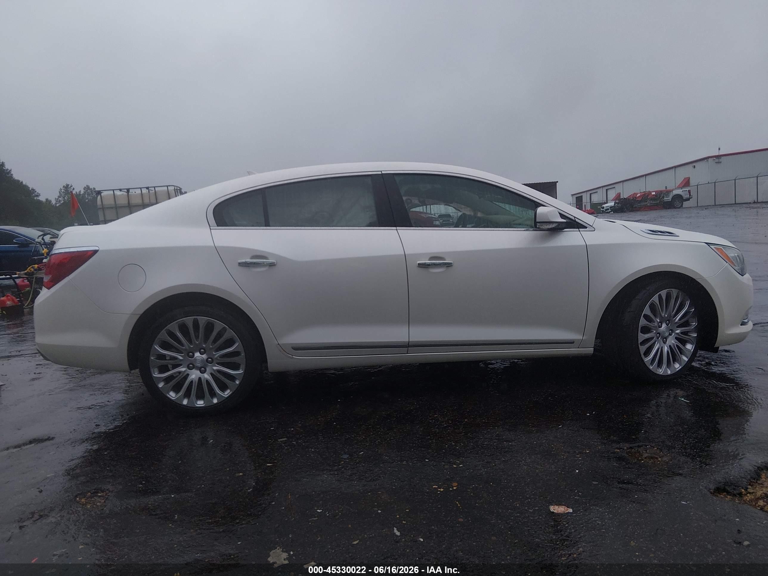 2014 Buick Lacrosse Premium Ii Group White vin: 1G4GF5G31EF210844
