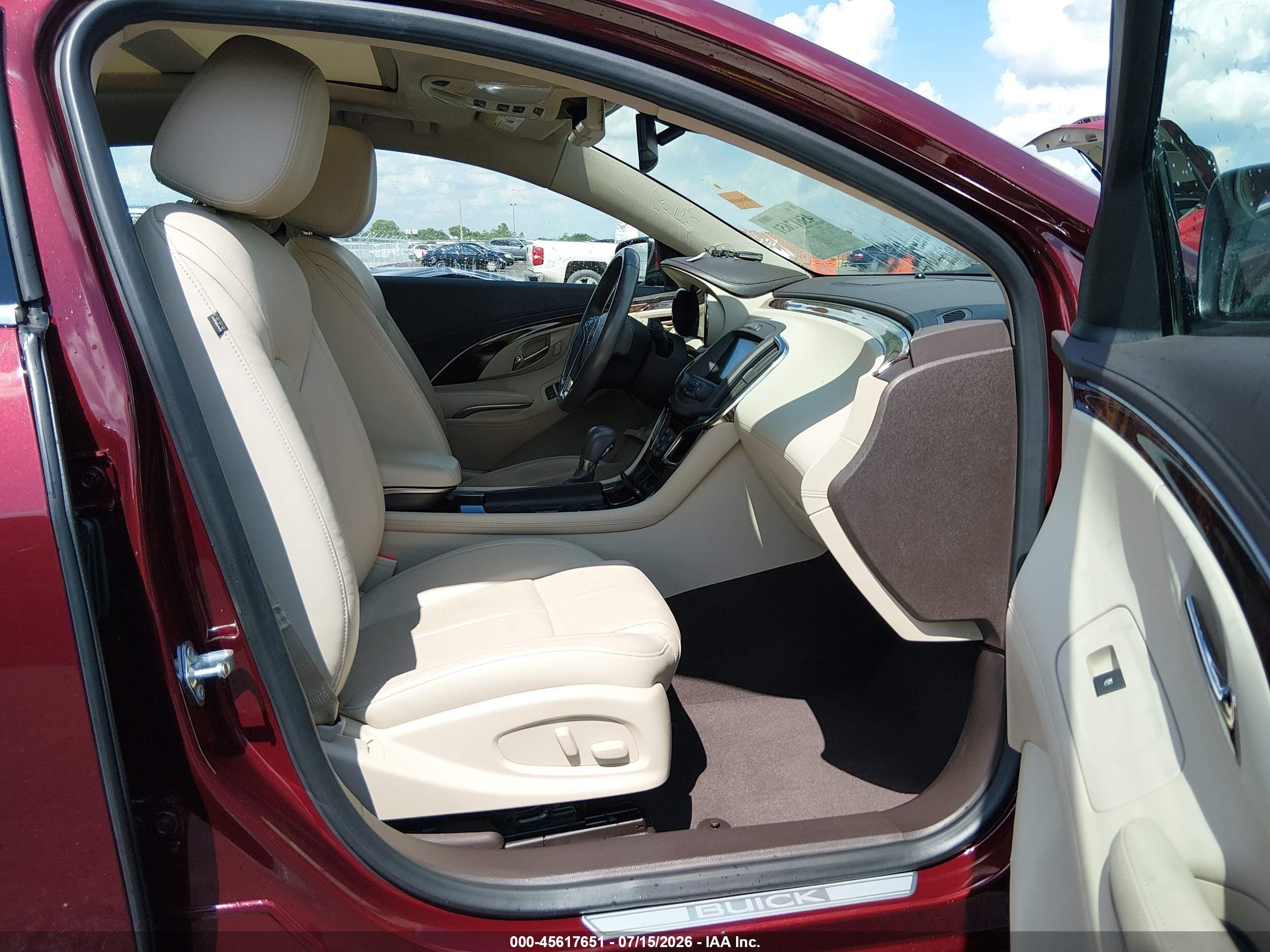2015 Buick Lacrosse Premium Ii Maroon vin: 1G4GF5G32FF139686
