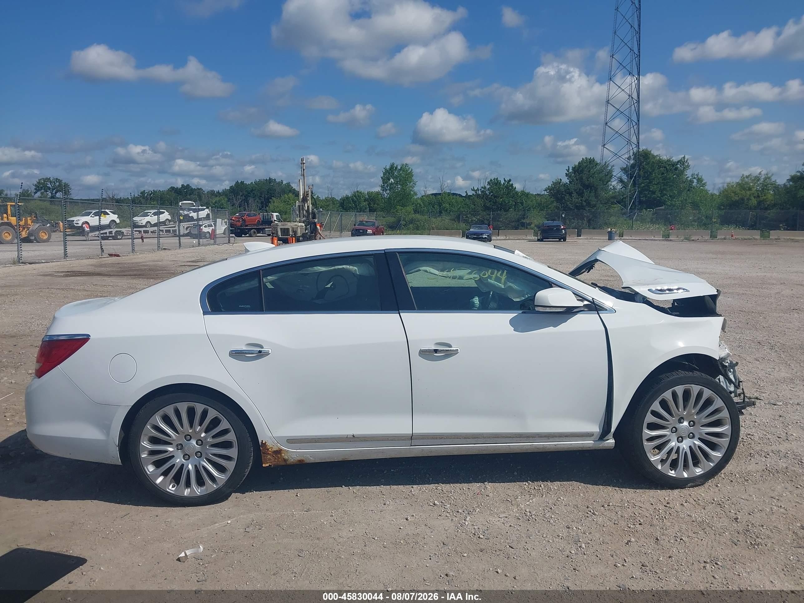 2015 Buick Lacrosse   White vin: 1G4GF5G32FF140854