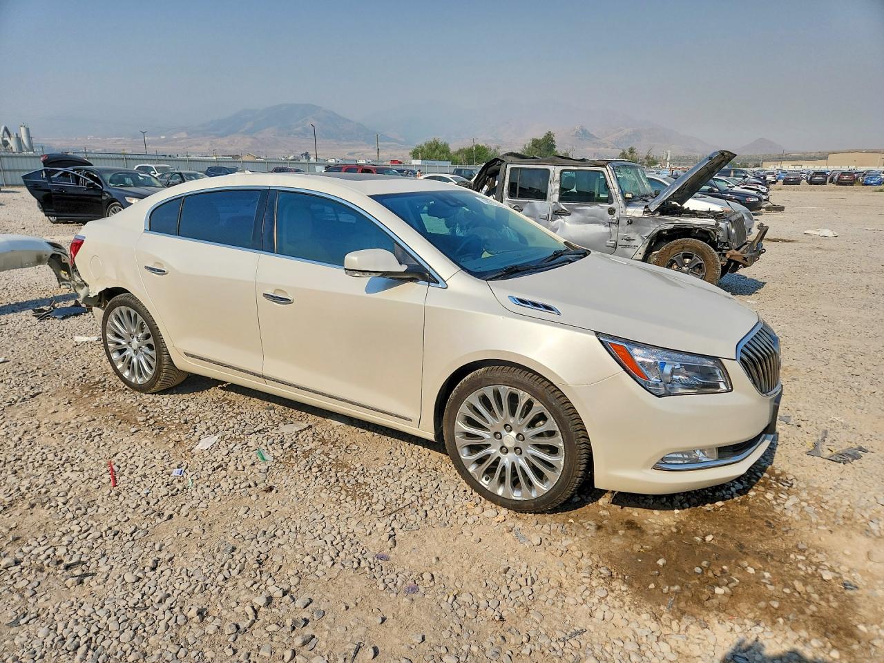 2014 Buick Lacrosse Touring White vin: 1G4GF5G33EF209372