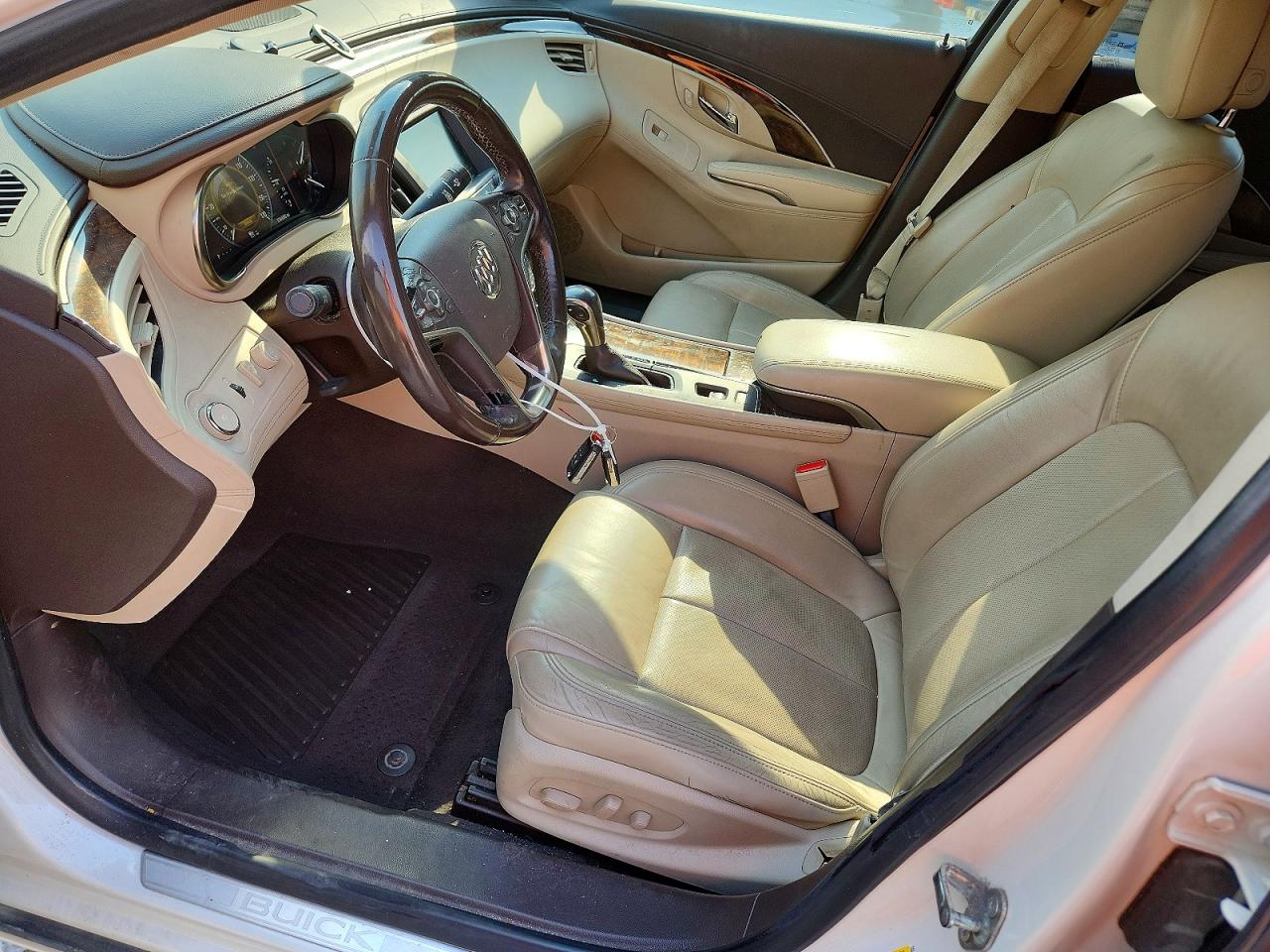 2014 Buick Lacrosse Touring White vin: 1G4GF5G33EF209372