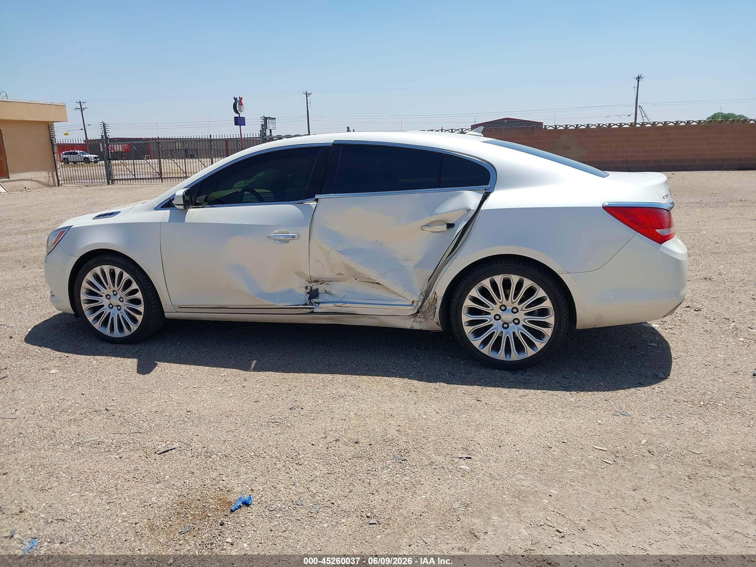2014 Buick Lacrosse Premium Ii Group White vin: 1G4GF5G33EF213938