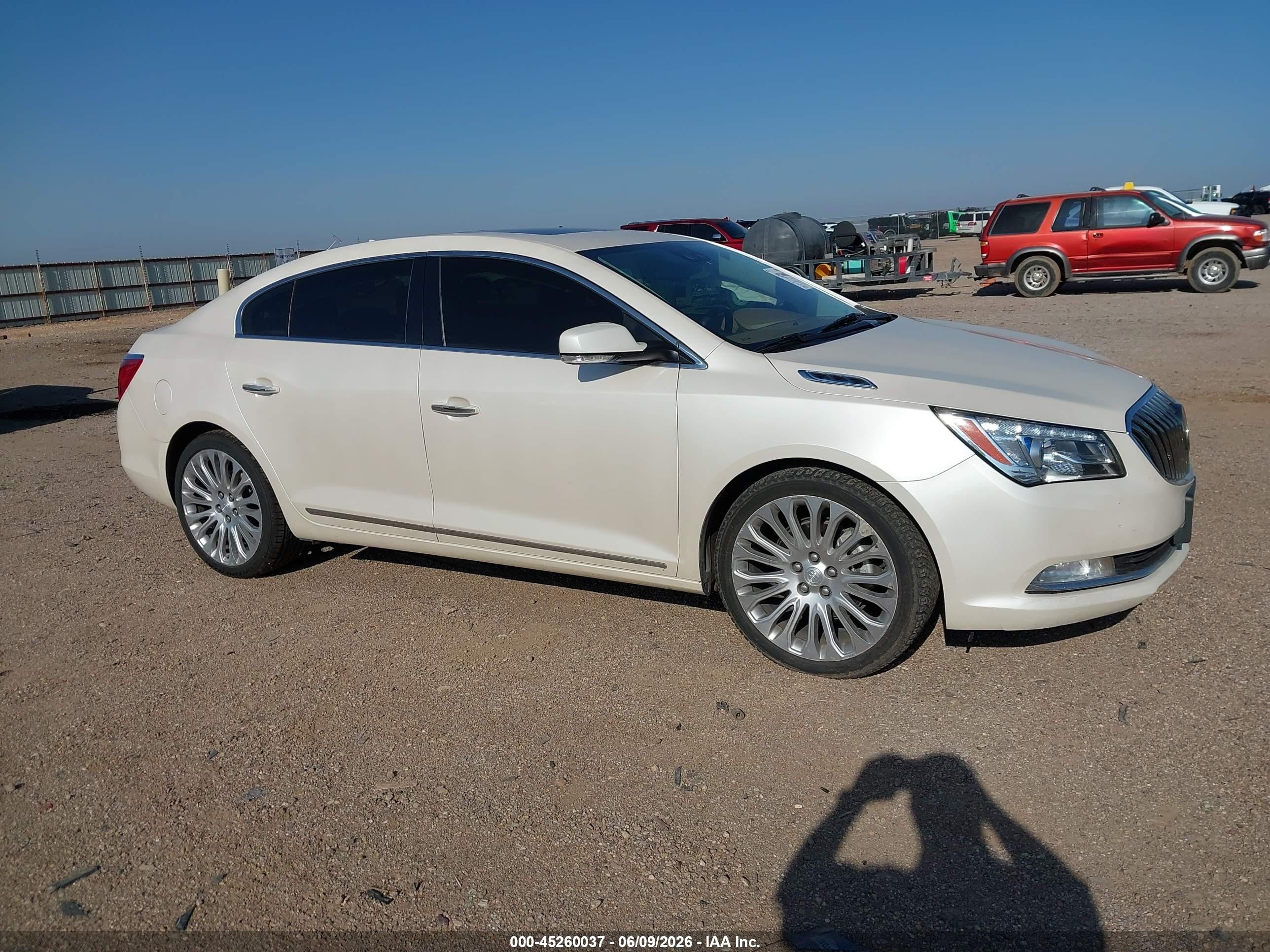 2014 Buick Lacrosse Premium Ii Group White vin: 1G4GF5G33EF213938