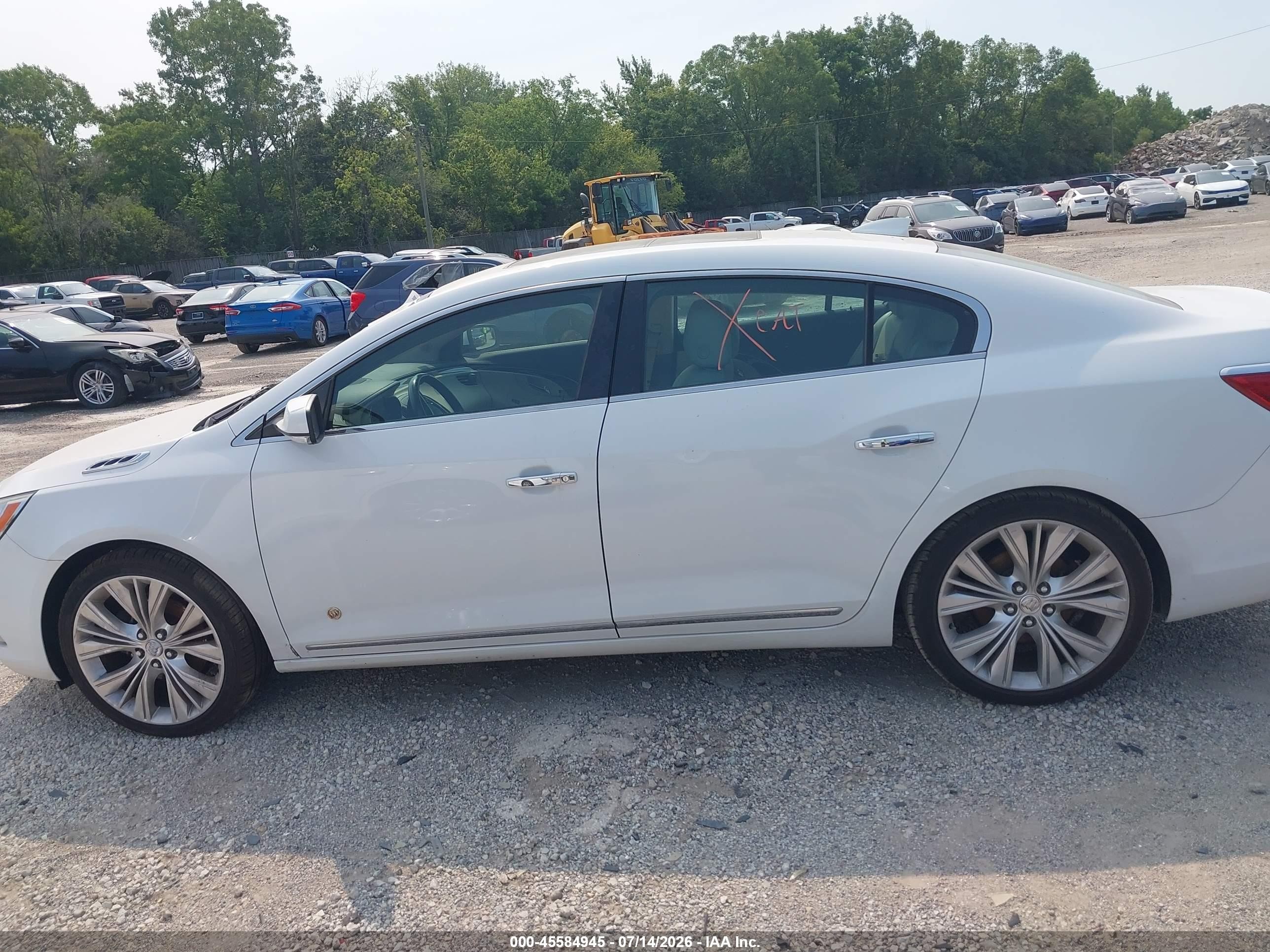 2015 Buick Lacrosse Premium Ii Белый vin: 1G4GF5G33FF261392