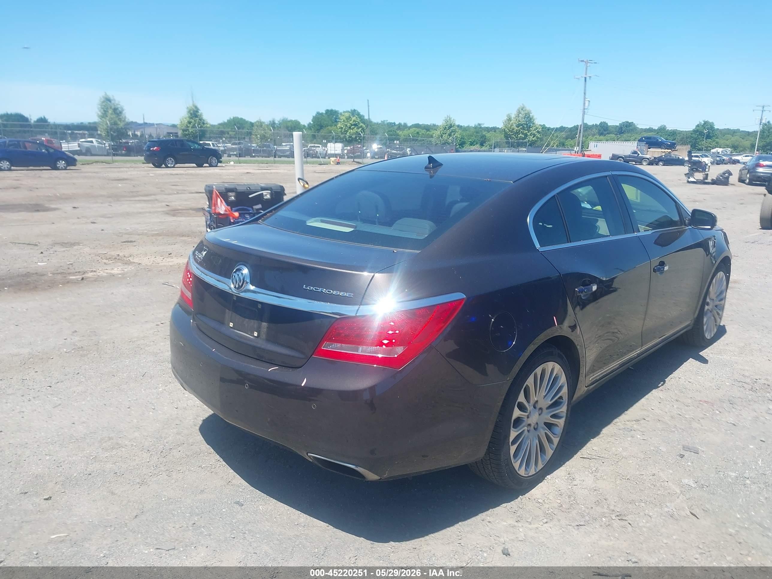 2014 Buick Lacrosse Premium Ii Group Brown vin: 1G4GF5G35EF153631