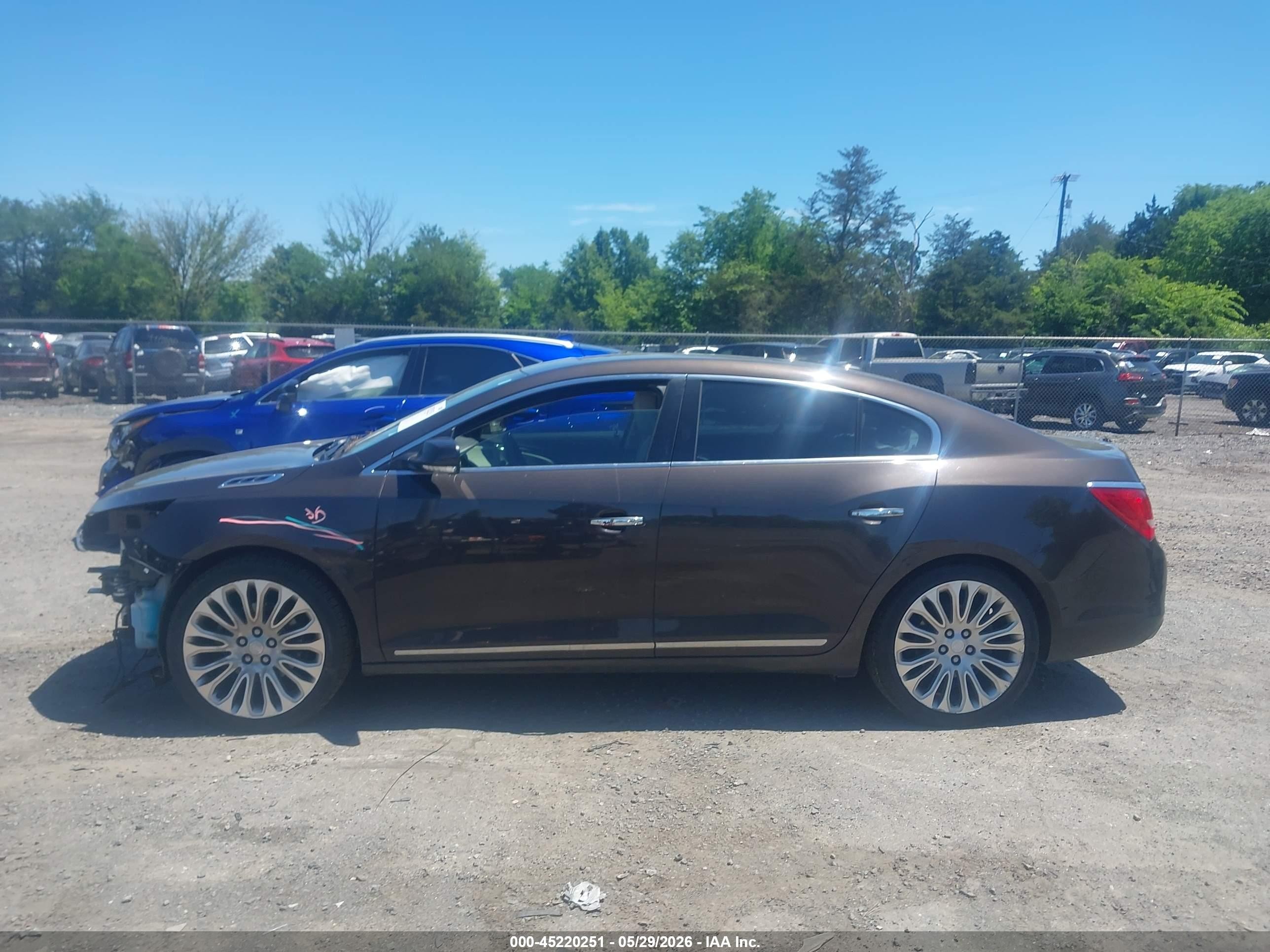 2014 Buick Lacrosse Premium Ii Group Brown vin: 1G4GF5G35EF153631