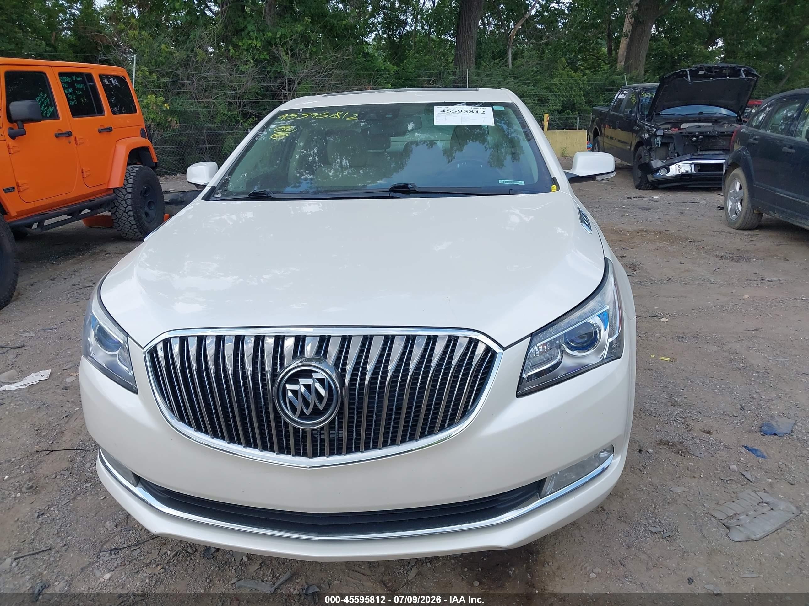 2014 Buick Lacrosse Premium Ii Group White vin: 1G4GF5G35EF191747