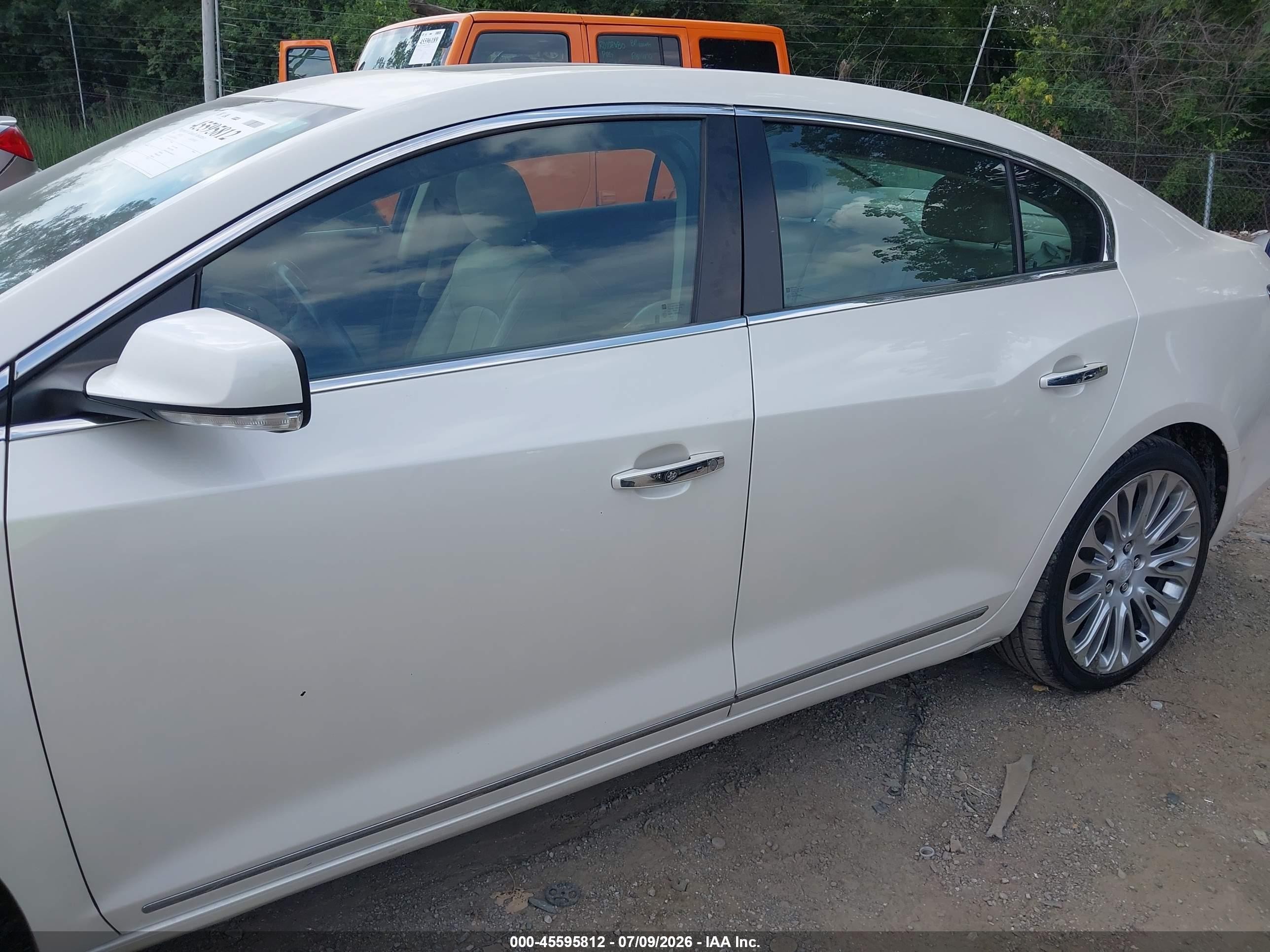 2014 Buick Lacrosse Premium Ii Group White vin: 1G4GF5G35EF191747