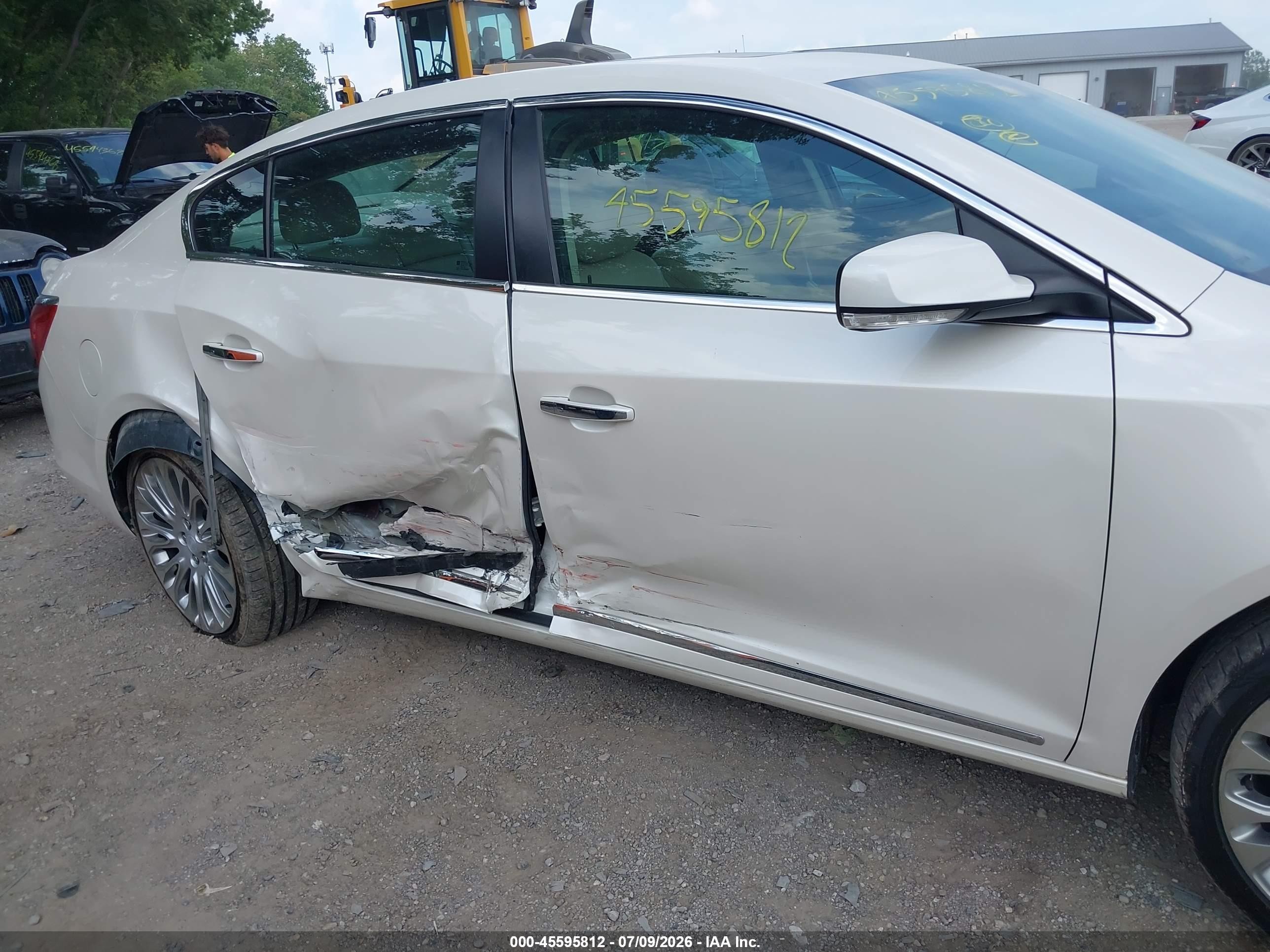 2014 Buick Lacrosse Premium Ii Group White vin: 1G4GF5G35EF191747