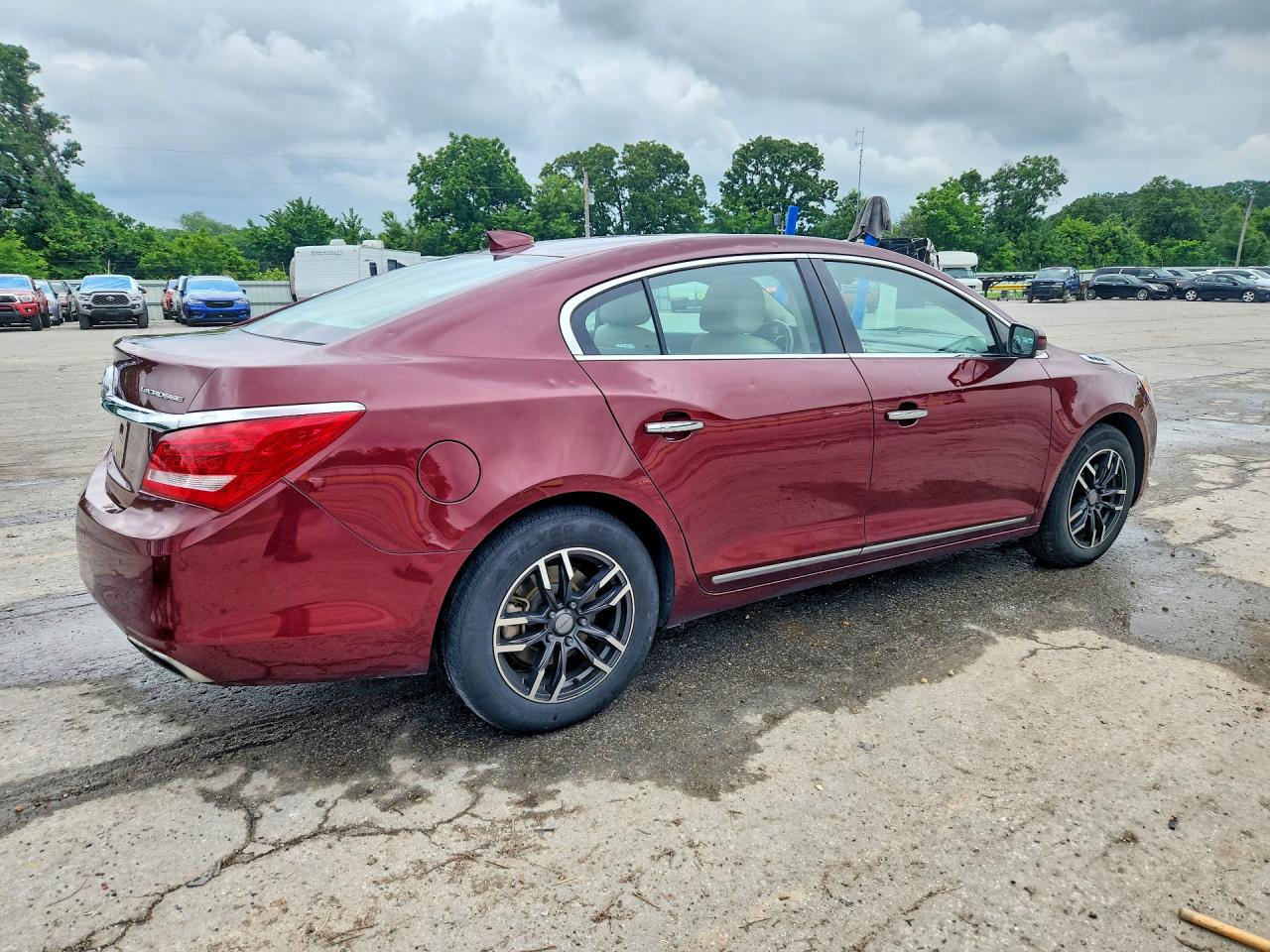2015 Buick Lacrosse Premium Red vin: 1G4GF5G36FF143613
