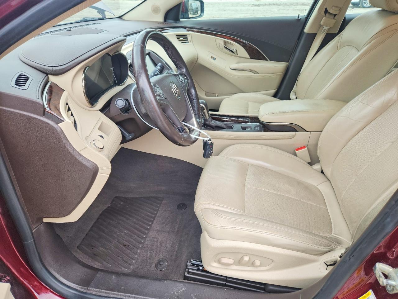 2015 Buick Lacrosse Premium Red vin: 1G4GF5G36FF143613