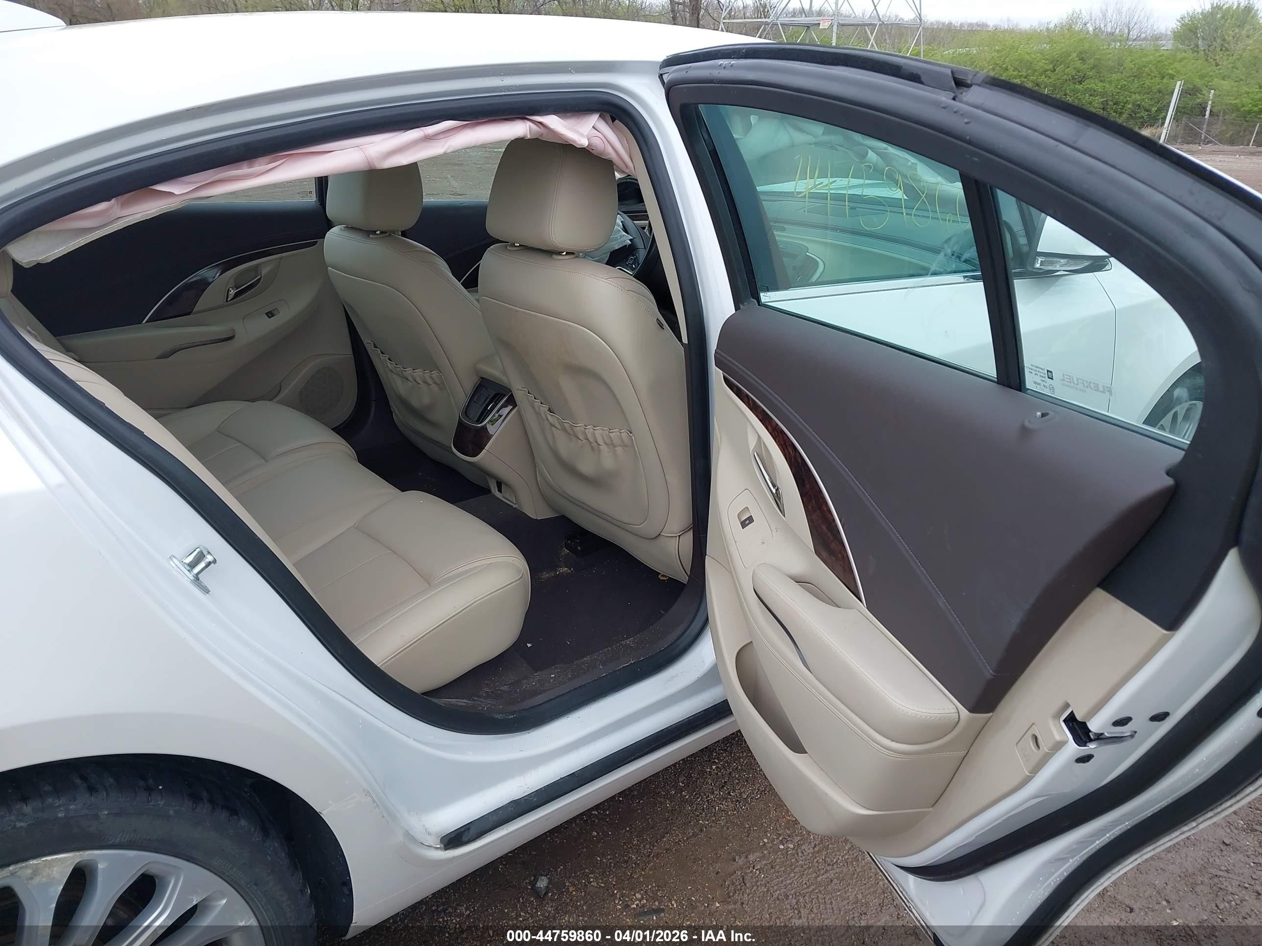 2015 Buick Lacrosse   White vin: 1G4GF5G36FF326400