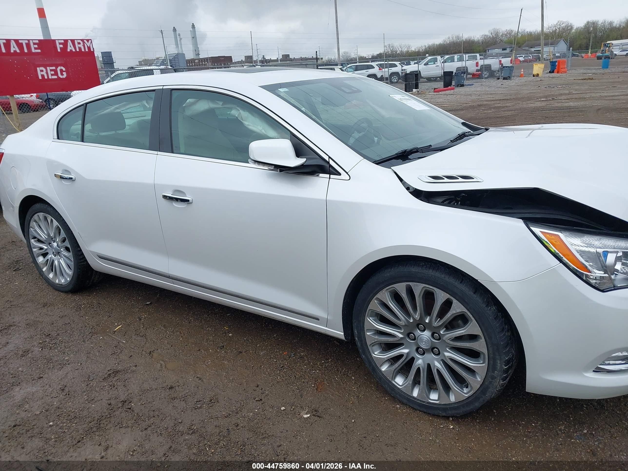 2015 Buick Lacrosse   White vin: 1G4GF5G36FF326400