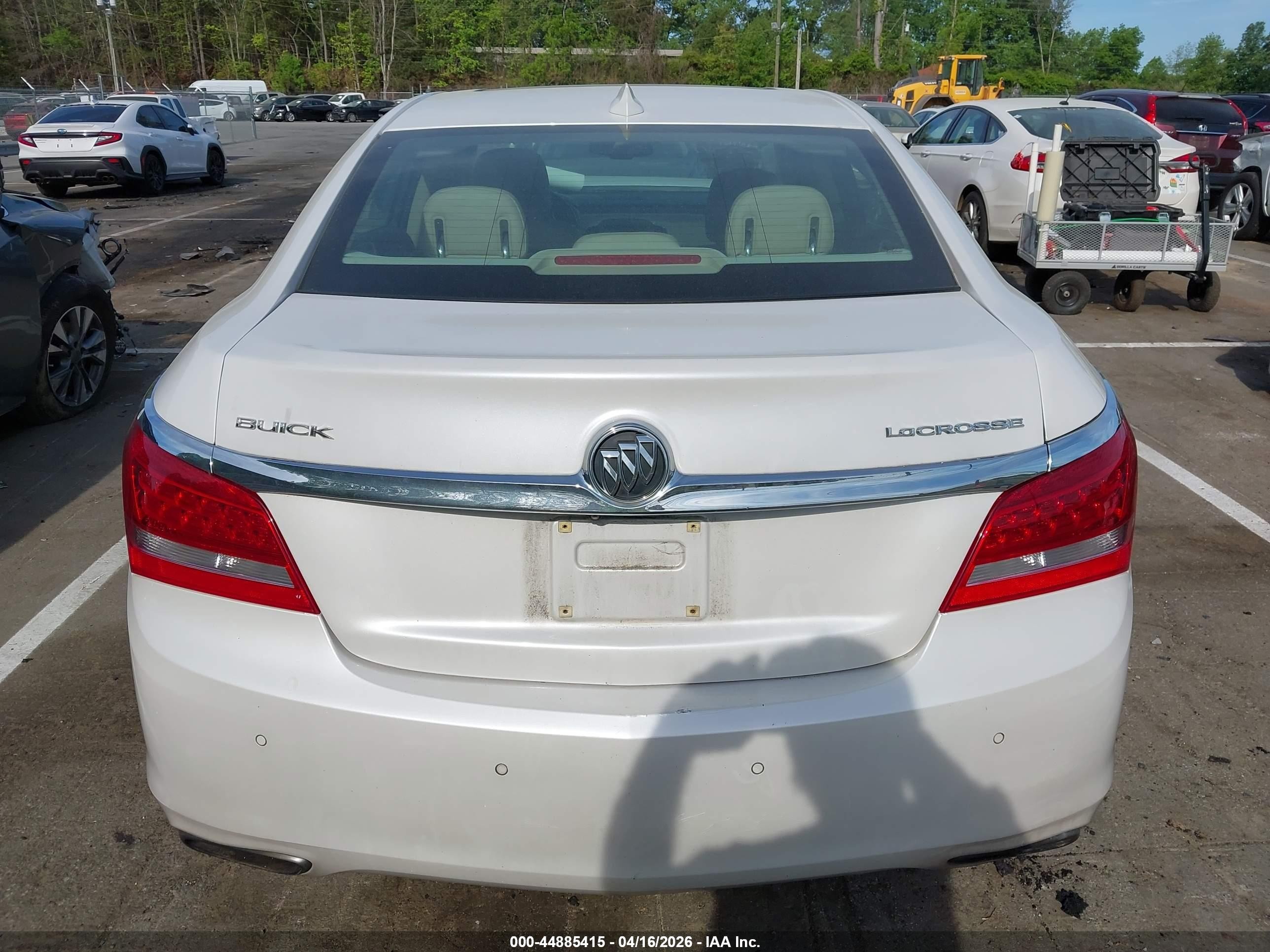 2015 Buick Lacrosse Premium Ii White vin: 1G4GF5G39FF165931