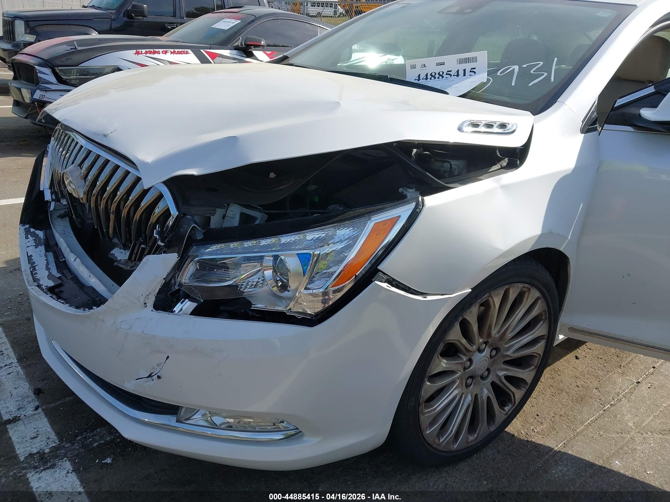 2015 Buick Lacrosse Premium Ii White vin: 1G4GF5G39FF165931