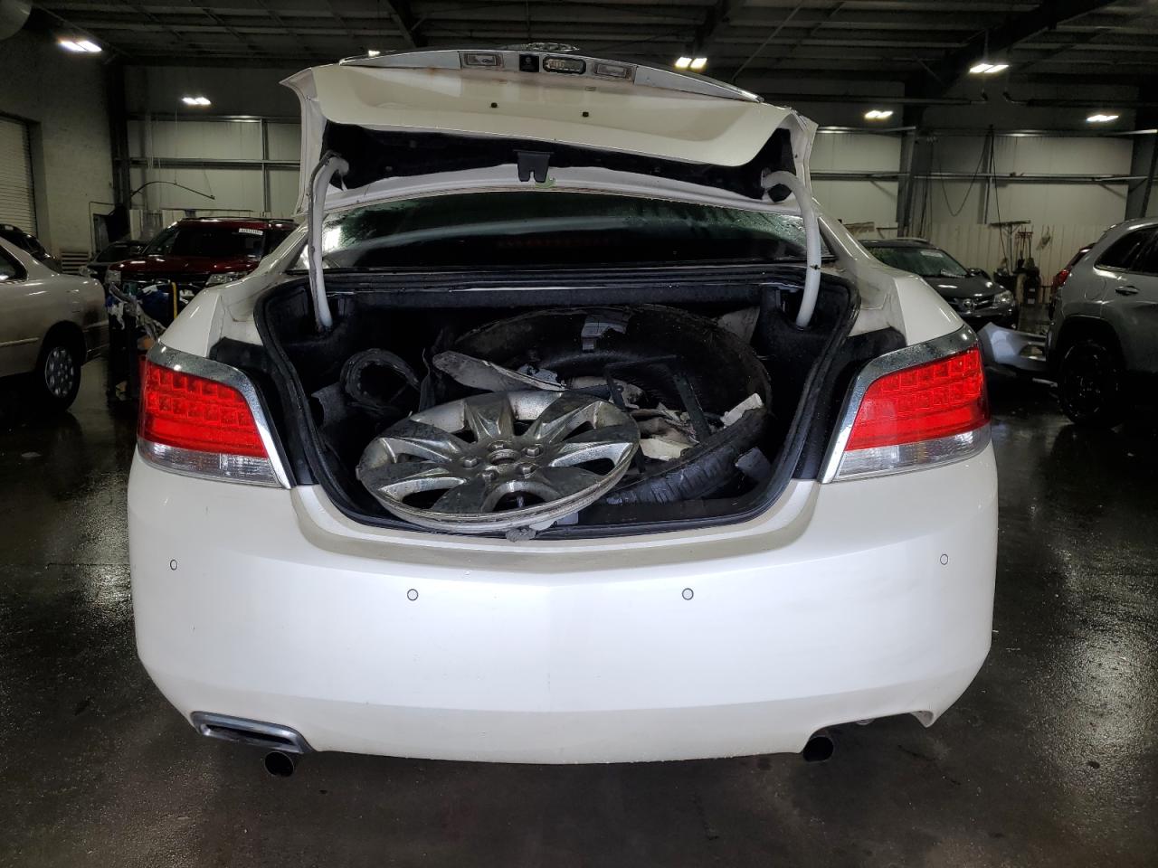2012 Buick Lacrosse Premium White vin: 1G4GG5E32CF118929