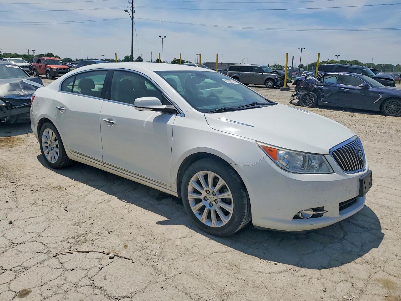 2013 Buick Lacrosse Premium White vin: 1G4GG5E38DF285247
