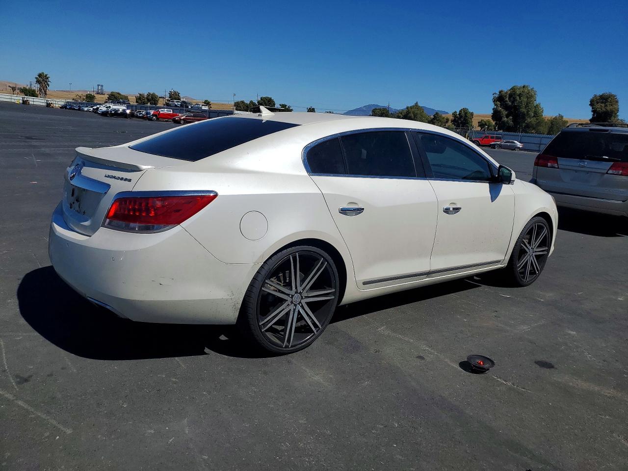 2012 Buick Lacrosse Premium White vin: 1G4GH5E30CF213809