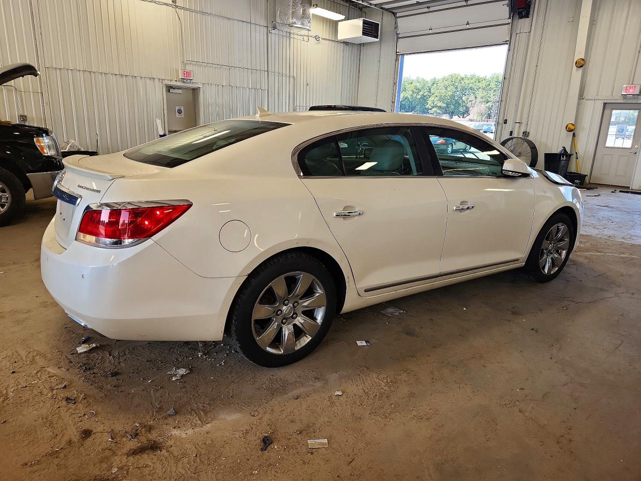 2013 Buick Lacrosse Premium White vin: 1G4GH5E35DF176905