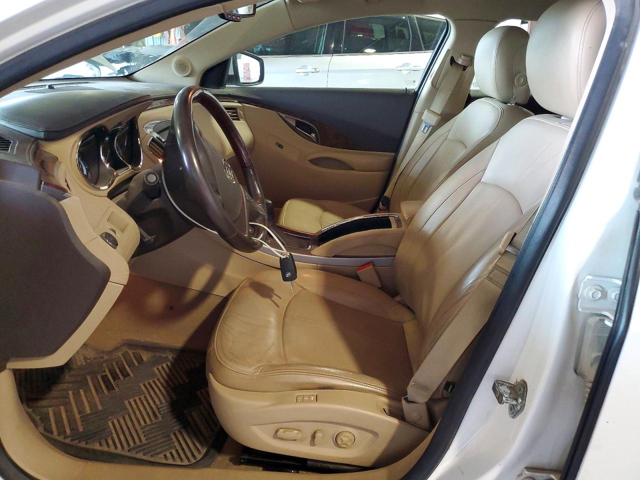 2012 Buick Lacrosse Premium White vin: 1G4GH5E38CF147445