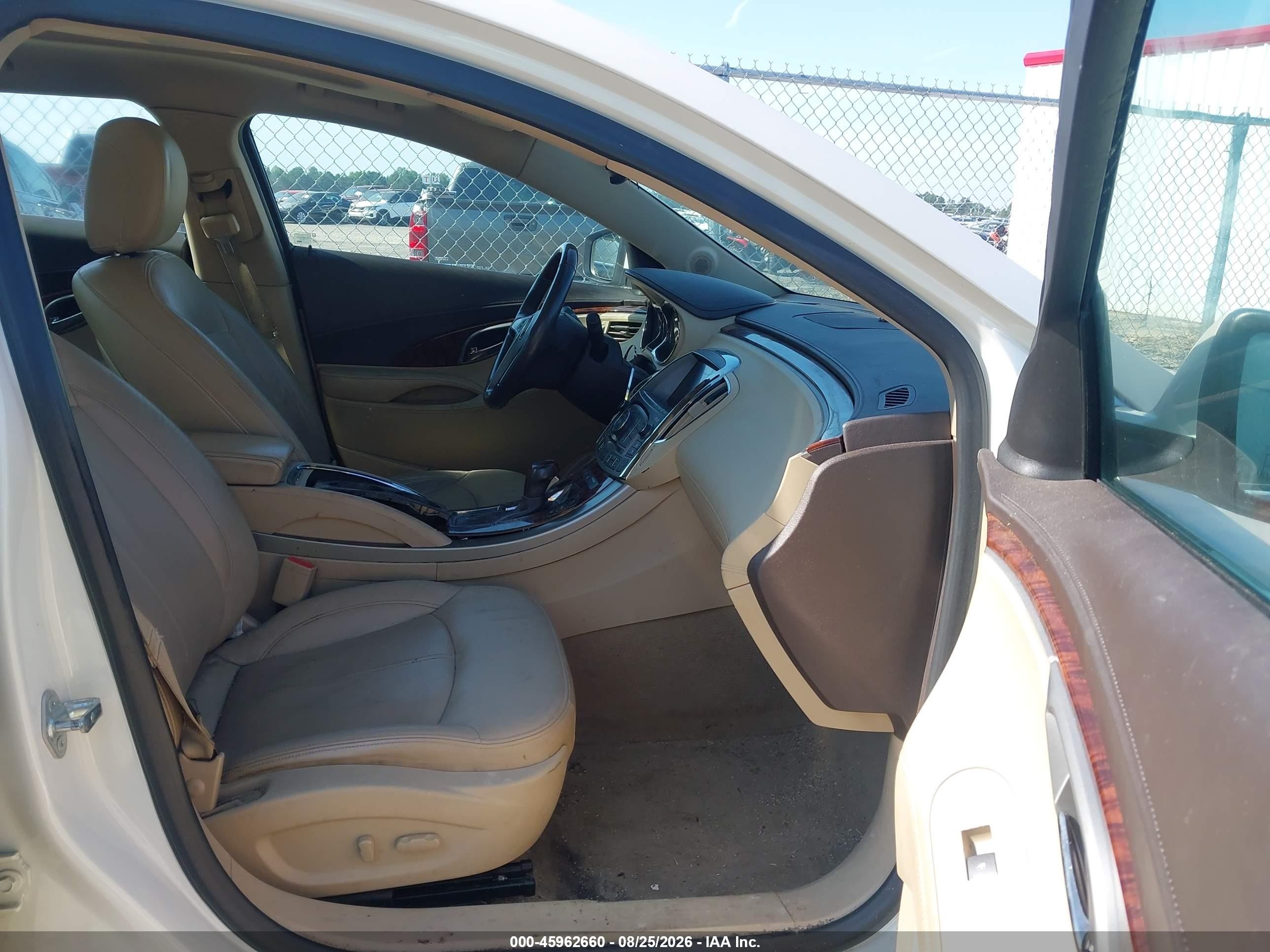 2012 Buick Lacrosse Touring Group Белый vin: 1G4GJ5E36CF297767