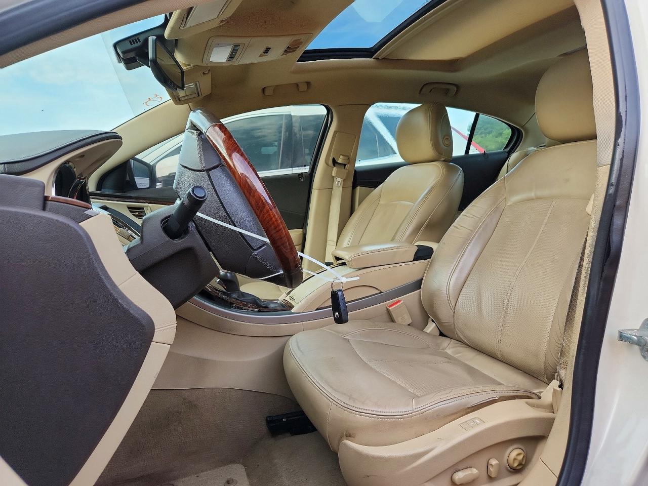 2012 Buick Lacrosse Touring White vin: 1G4GJ5E39CF272569