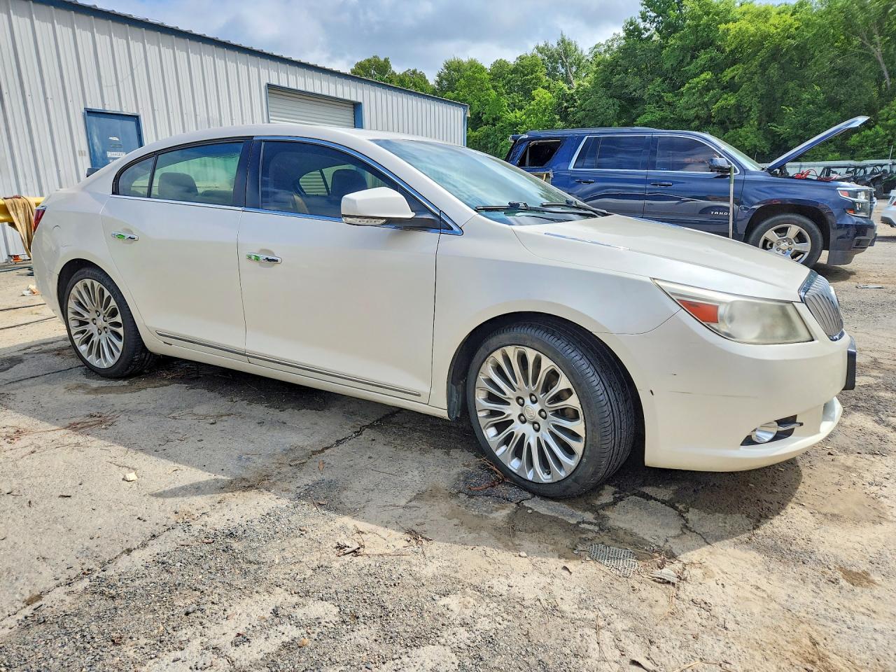 2012 Buick Lacrosse Touring White vin: 1G4GJ5E39CF272569