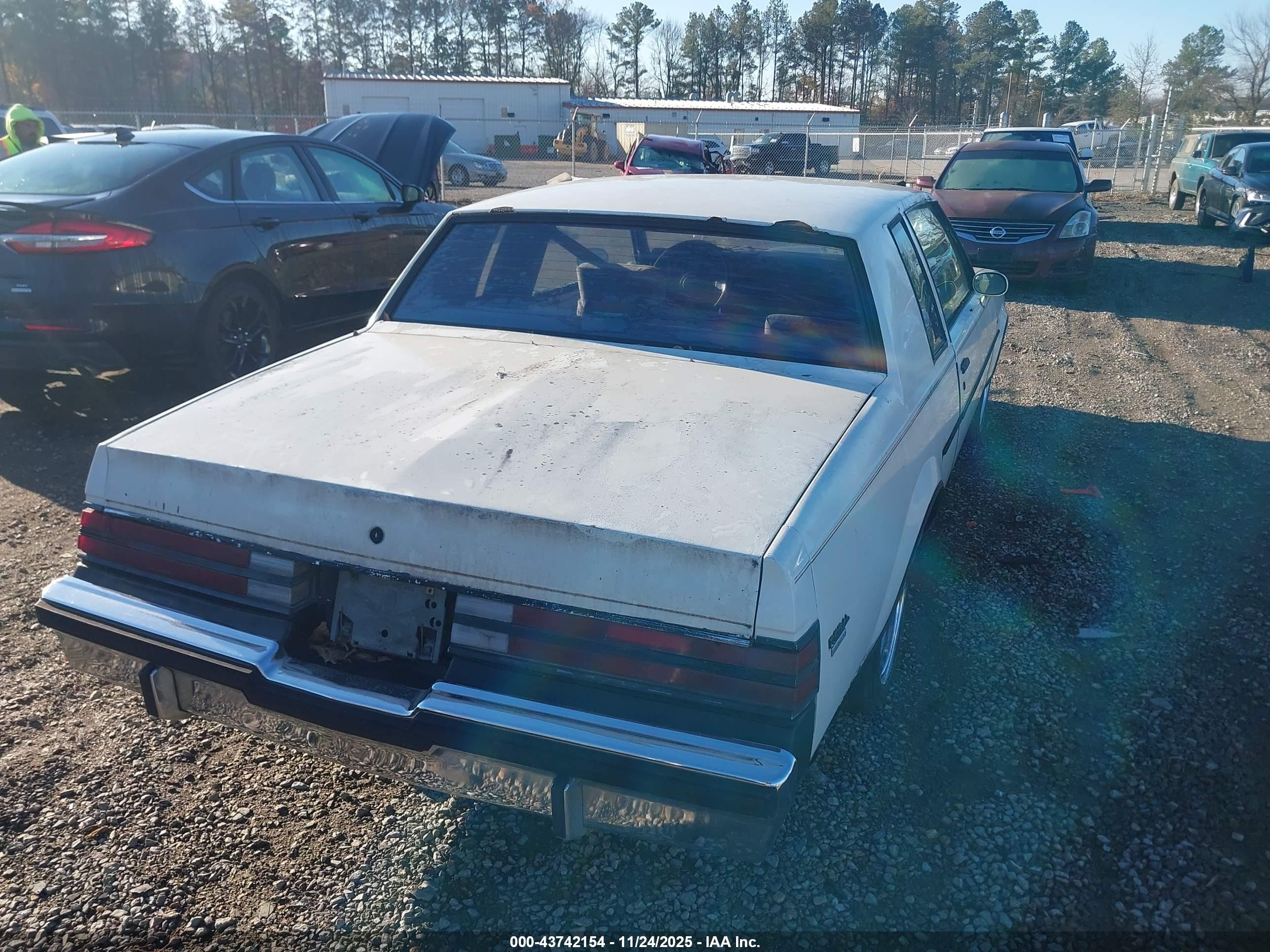 1986 Buick Regal T-type Белый vin: 1G4GK4777GP425747