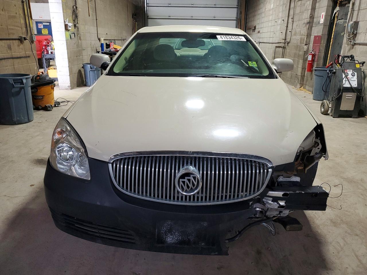 2011 Buick Lucerne Cx Gold vin: 1G4HA5EM1BU111432