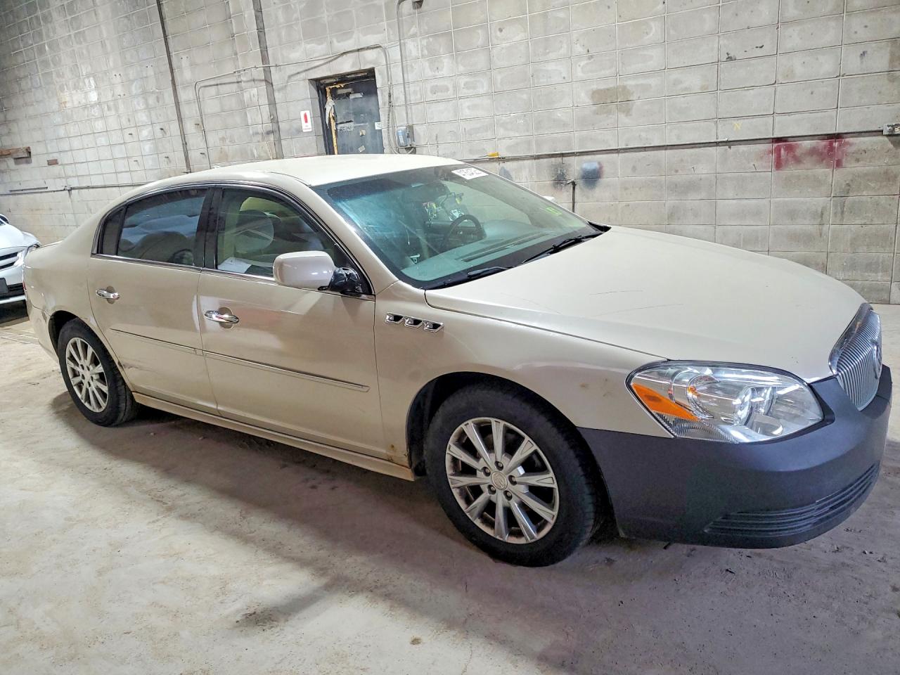 2011 Buick Lucerne Cx Gold vin: 1G4HA5EM1BU111432
