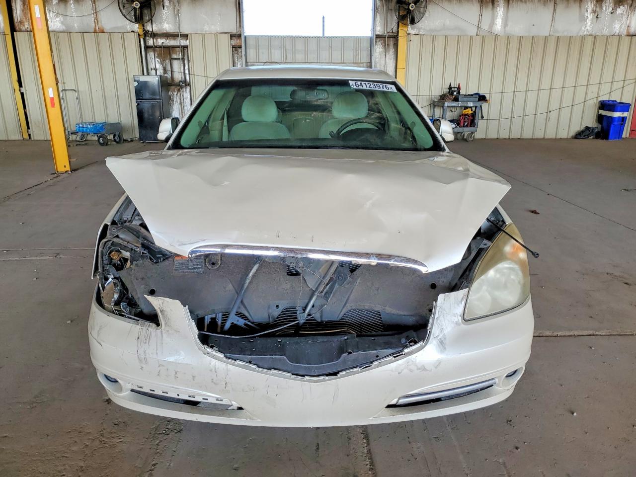 2011 Buick Lucerne Cx White vin: 1G4HA5EM1BU152501