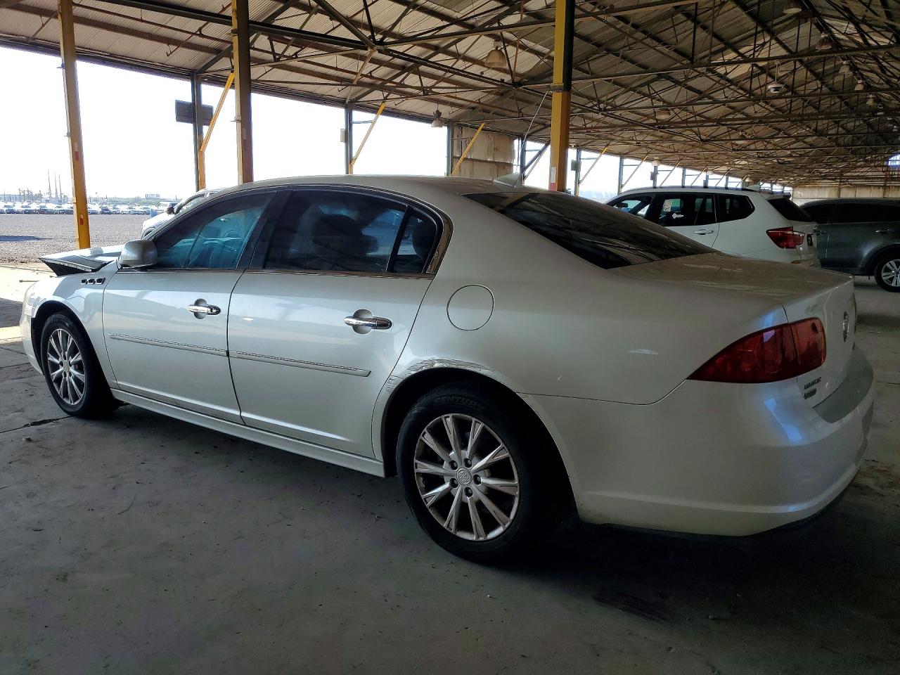 2011 Buick Lucerne Cx White vin: 1G4HA5EM1BU152501